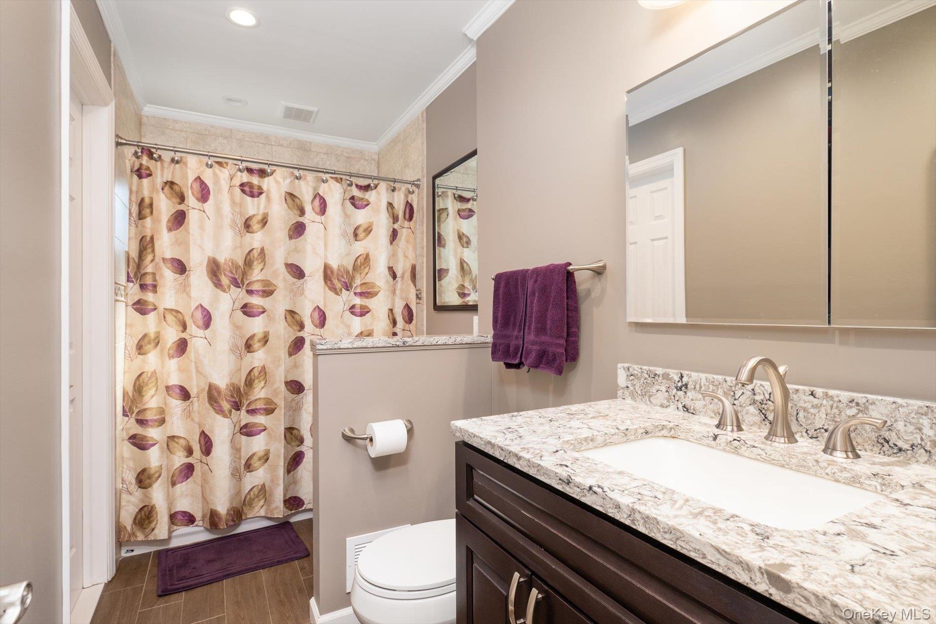 33 W End Avenue, Massapequa, NY 11758