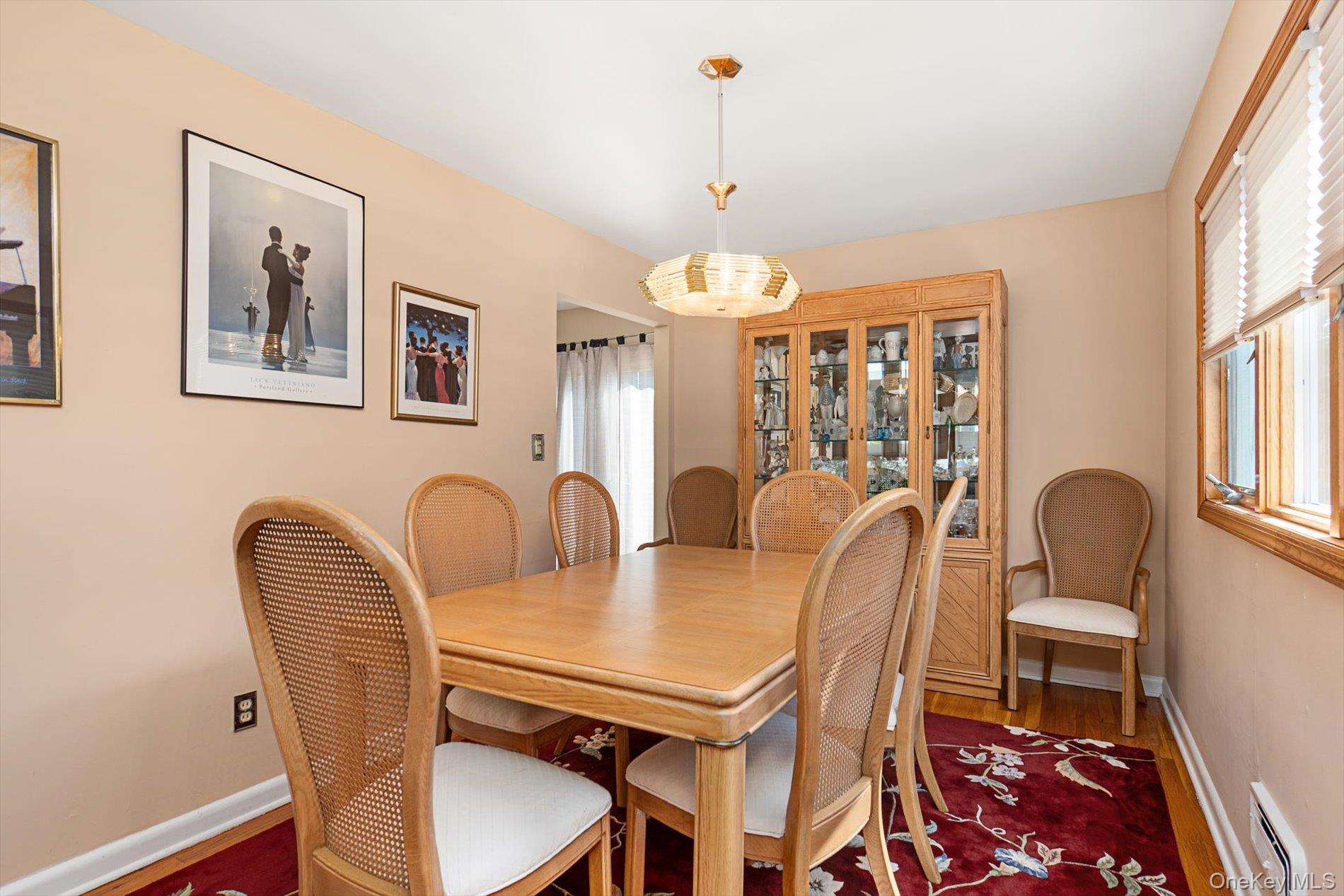 33 W End Avenue, Massapequa, NY 11758