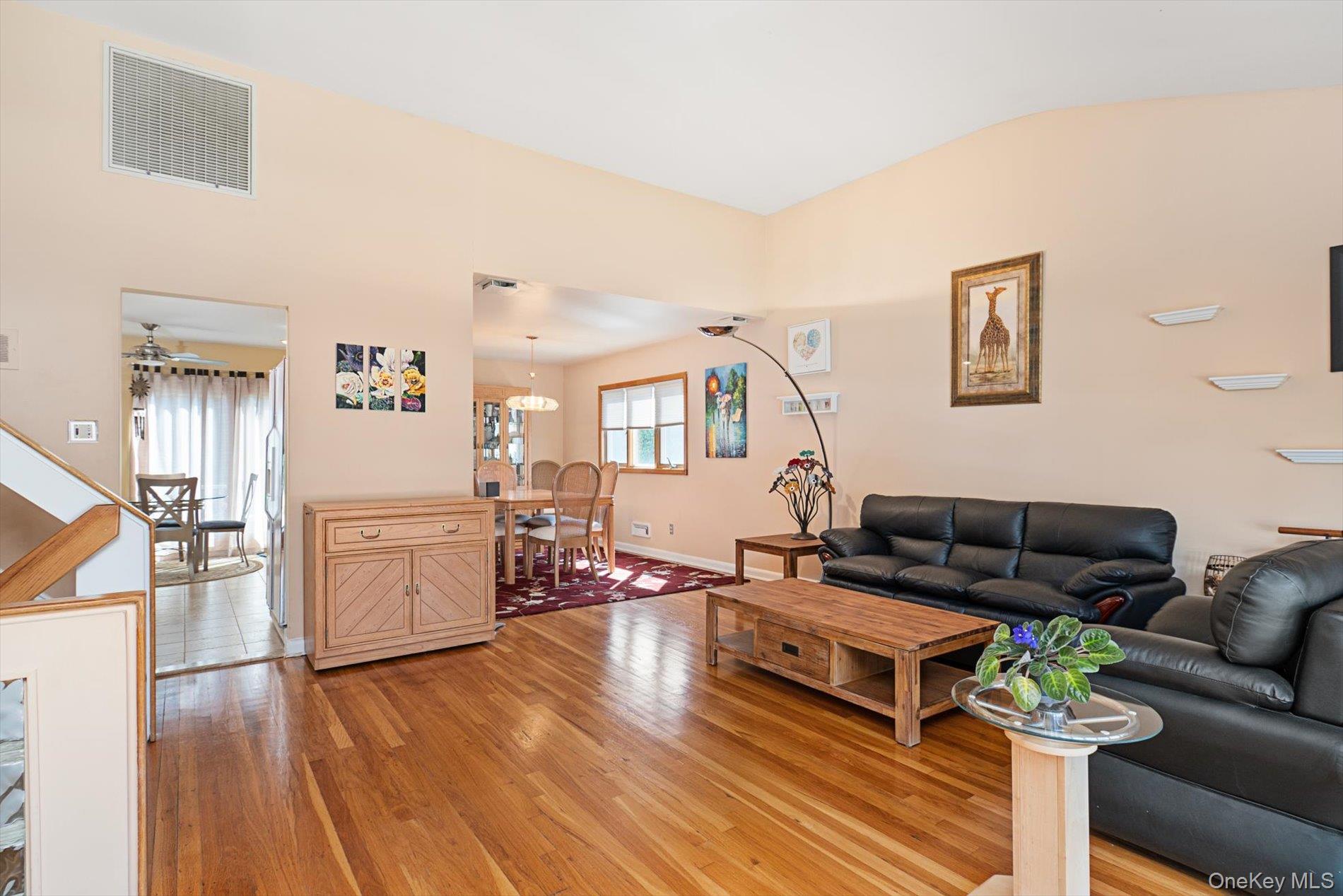 33 W End Avenue, Massapequa, NY 11758