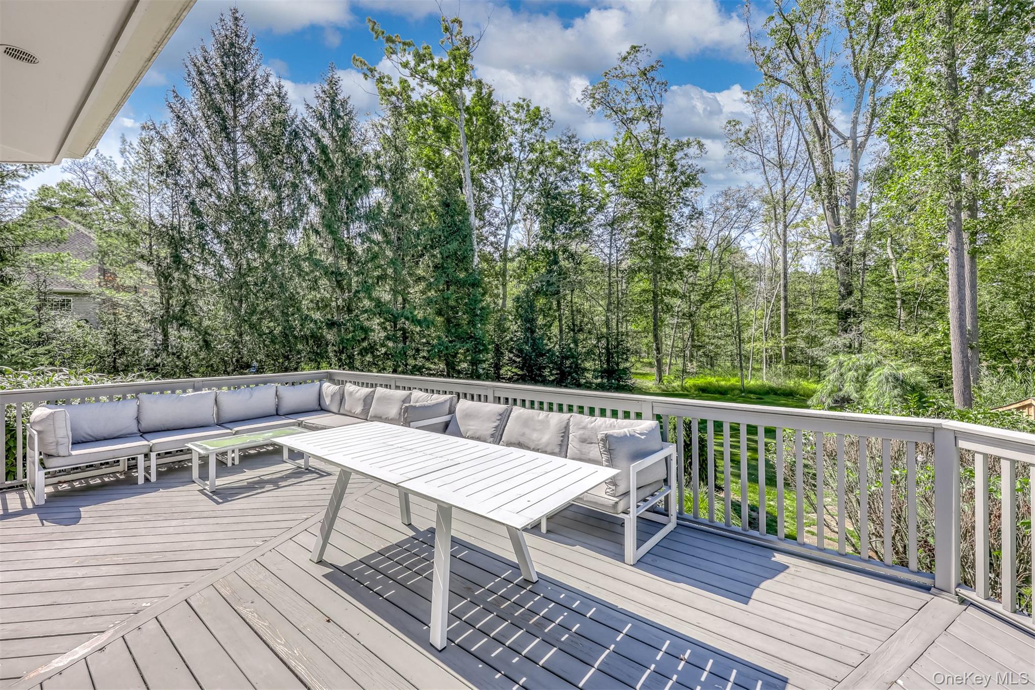 15 Golden Road, Suffern, NY 10901