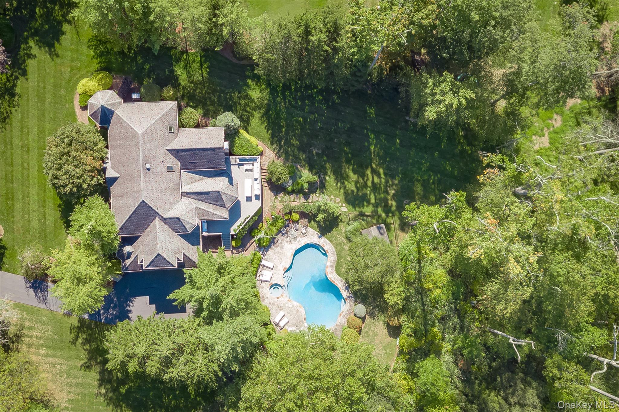 15 Golden Road, Suffern, NY 10901