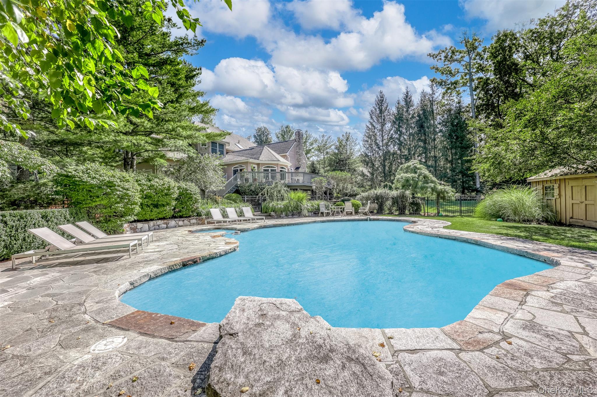 15 Golden Road, Suffern, NY 10901