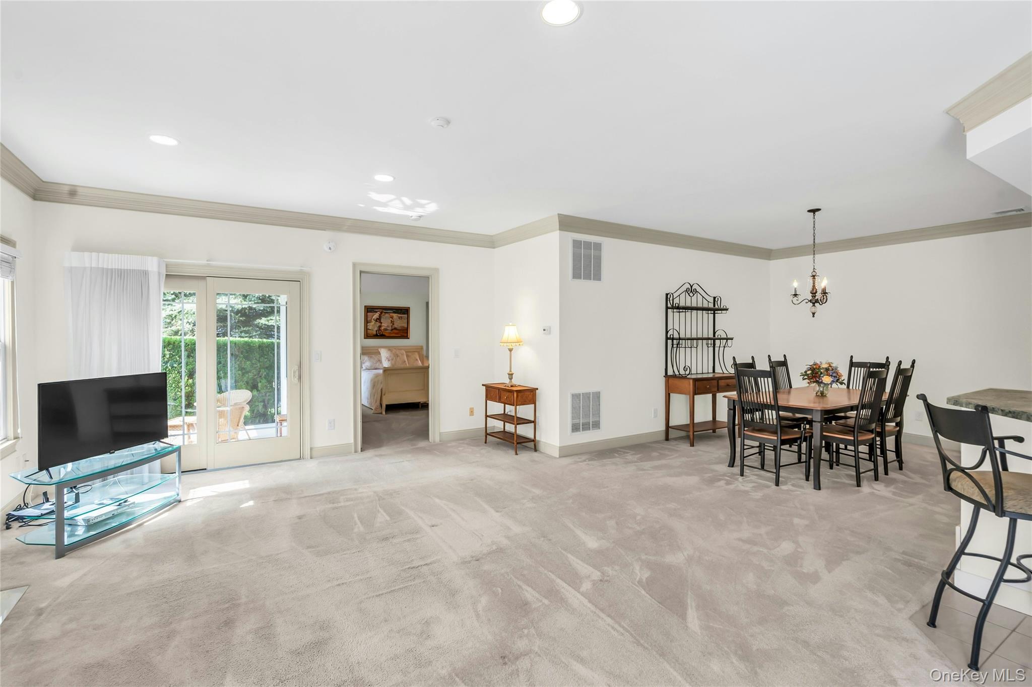 40 Oak Run # A Model, Stony Brook, NY 11790