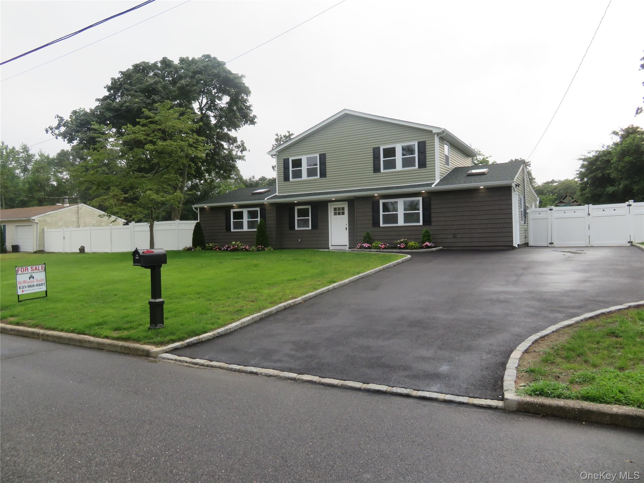 22 Shamrock Lane, Centereach, NY 11720
