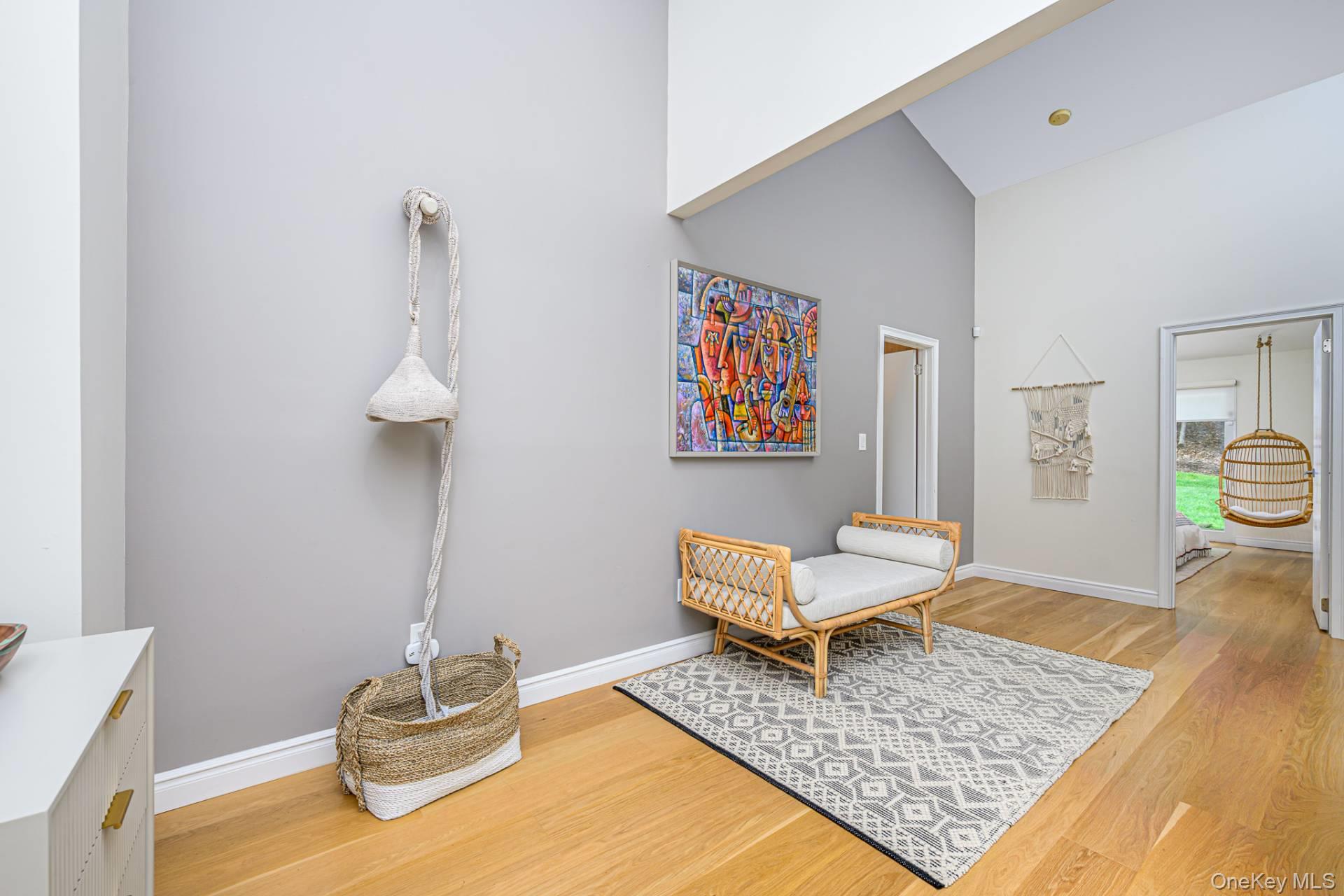 1646 Noyack Road, Southampton, NY 11968