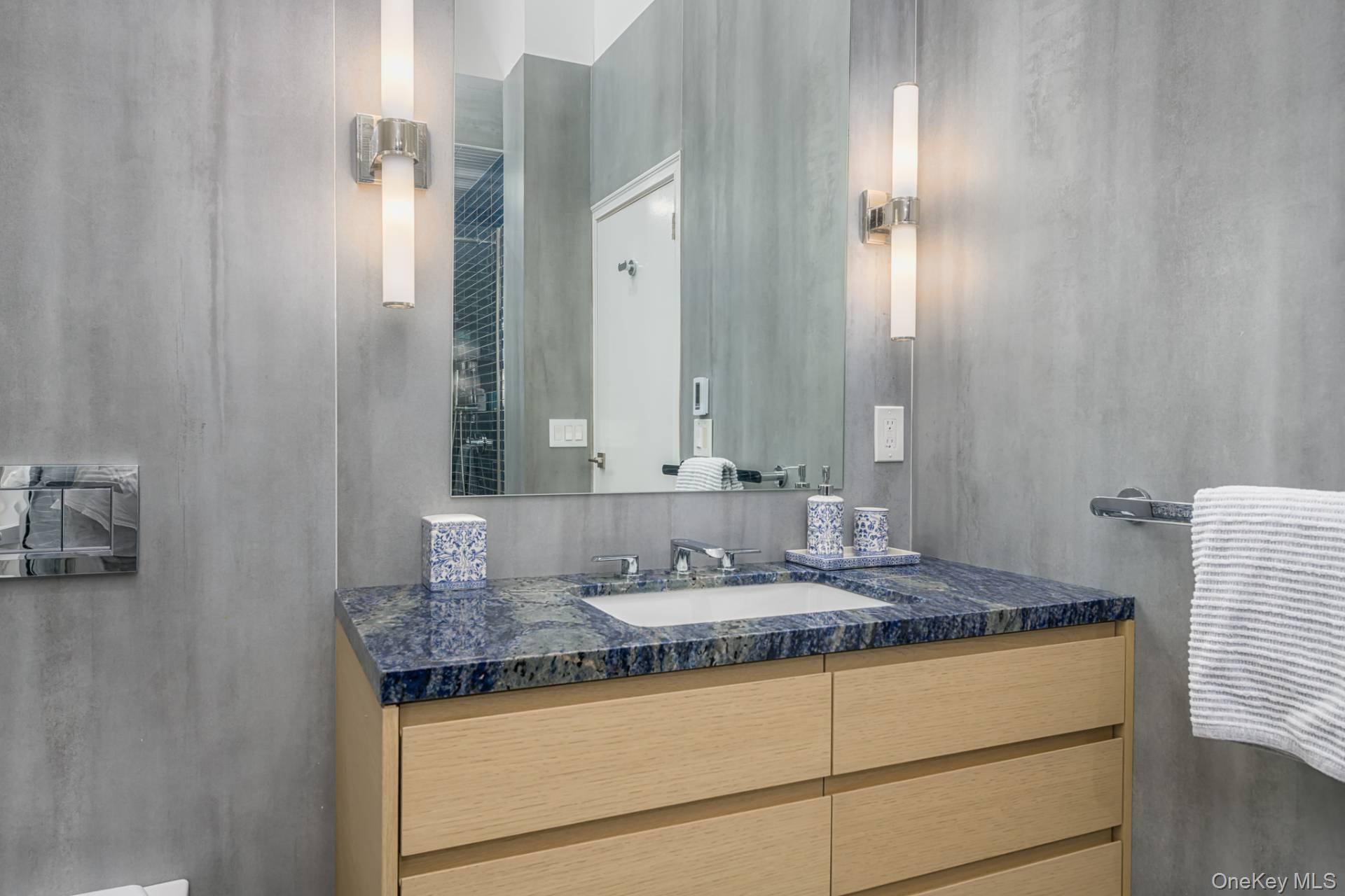 1646 Noyack Road, Southampton, NY 11968