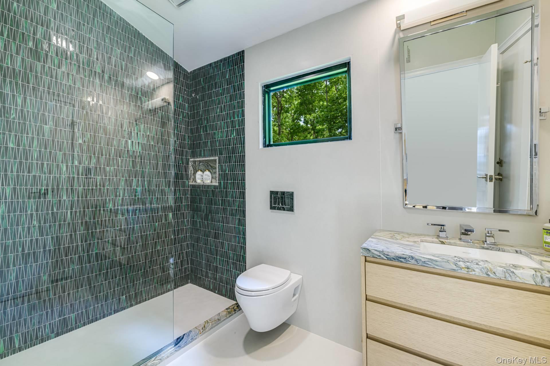 1646 Noyack Road, Southampton, NY 11968