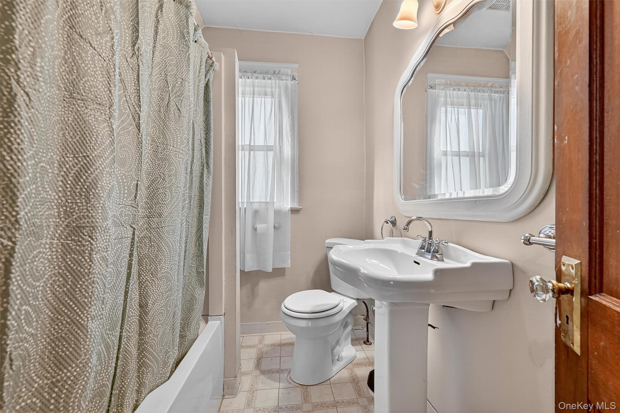 17 Nott Place, Newburgh, NY 12550