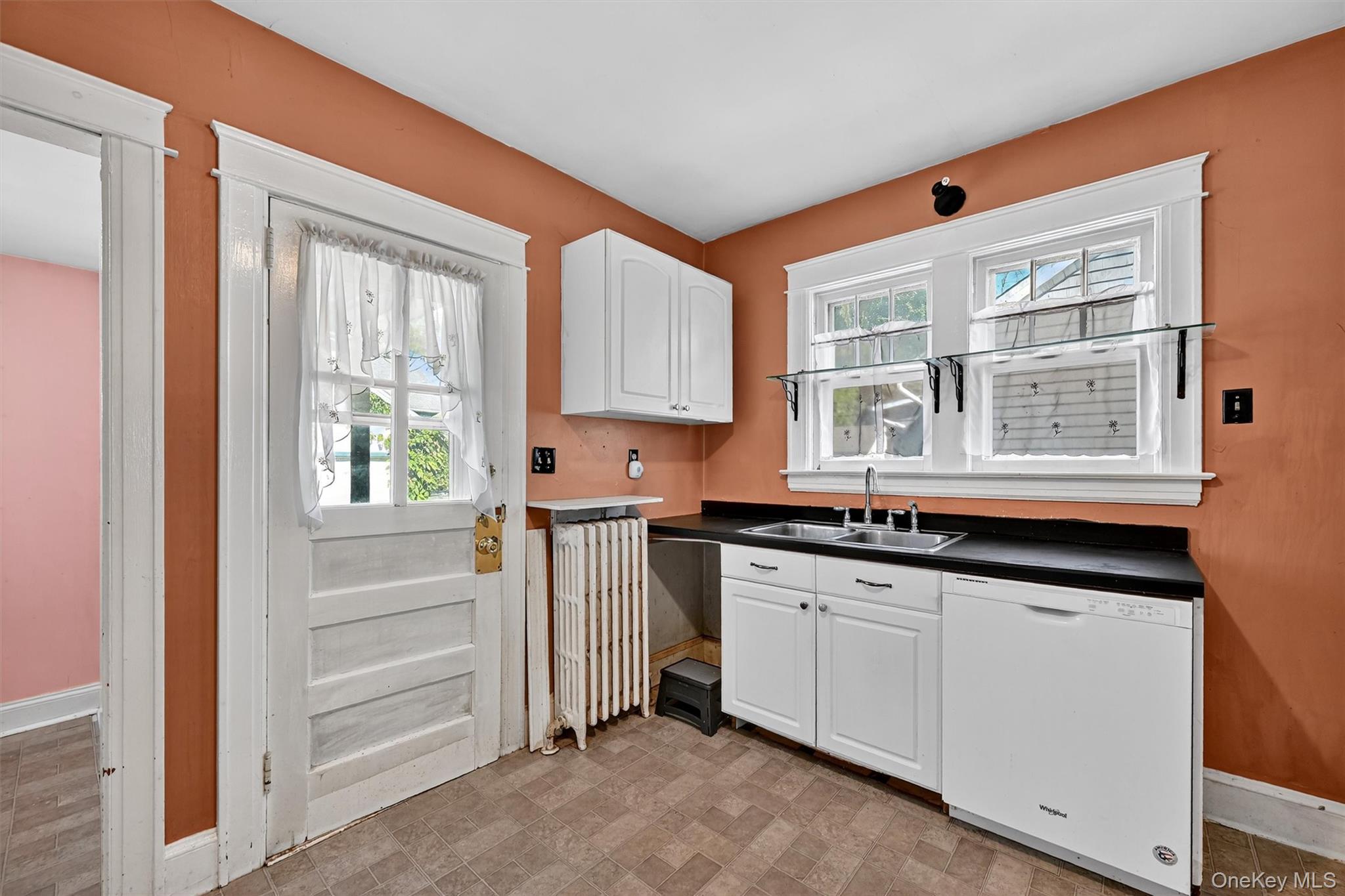 17 Nott Place, Newburgh, NY 12550