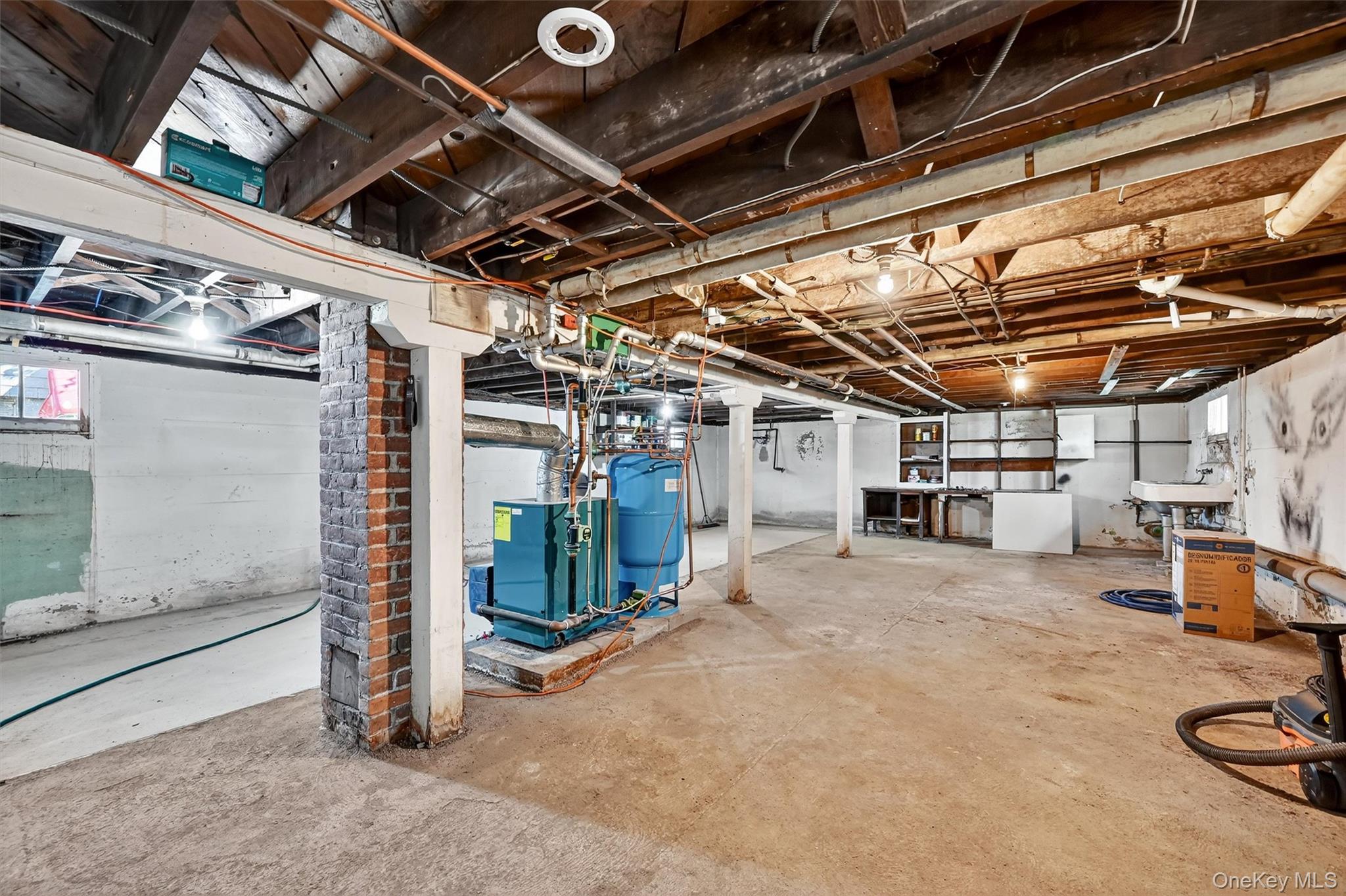 17 Nott Place, Newburgh, NY 12550