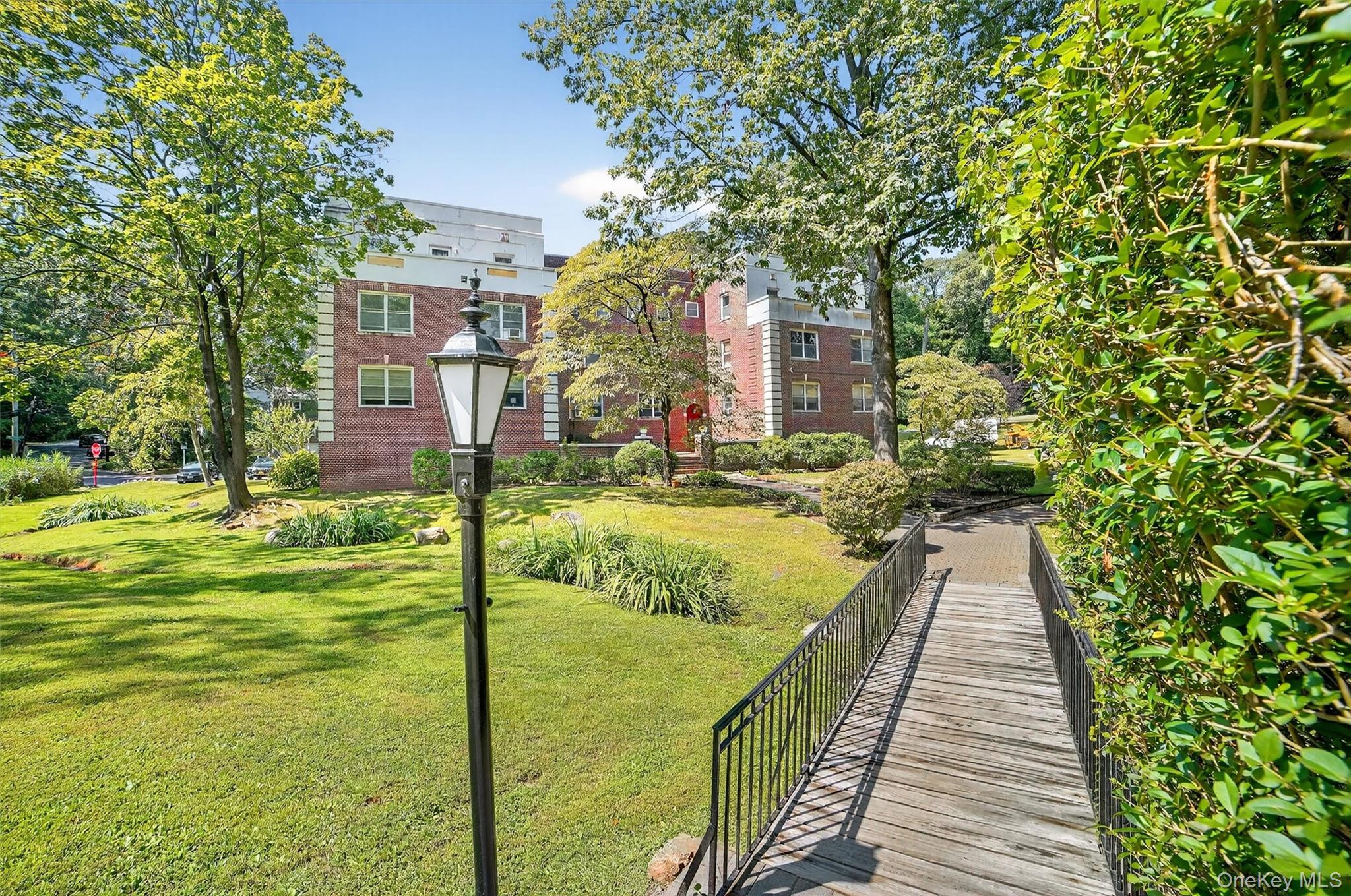 15 Sunnybrook Road # 2A, Bronxville, NY 10708