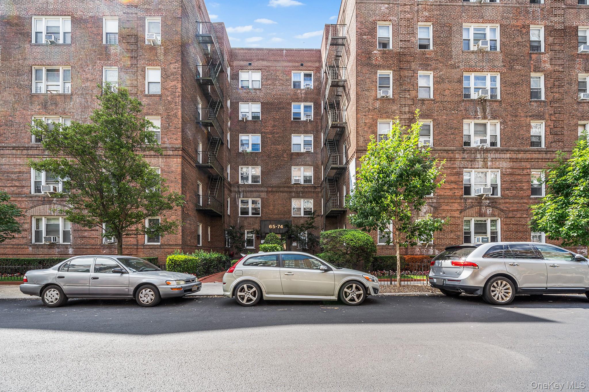 65-74 Saunders Street # 1F, Rego Park, NY 11374