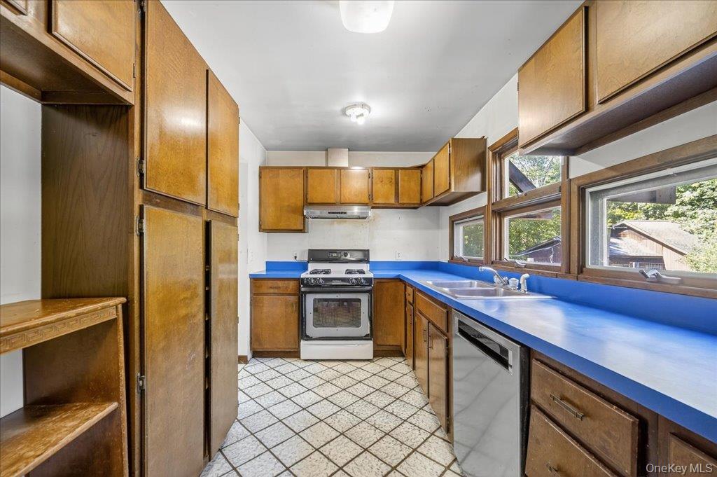 45 Dorn Road, Lagrangeville, NY 12540