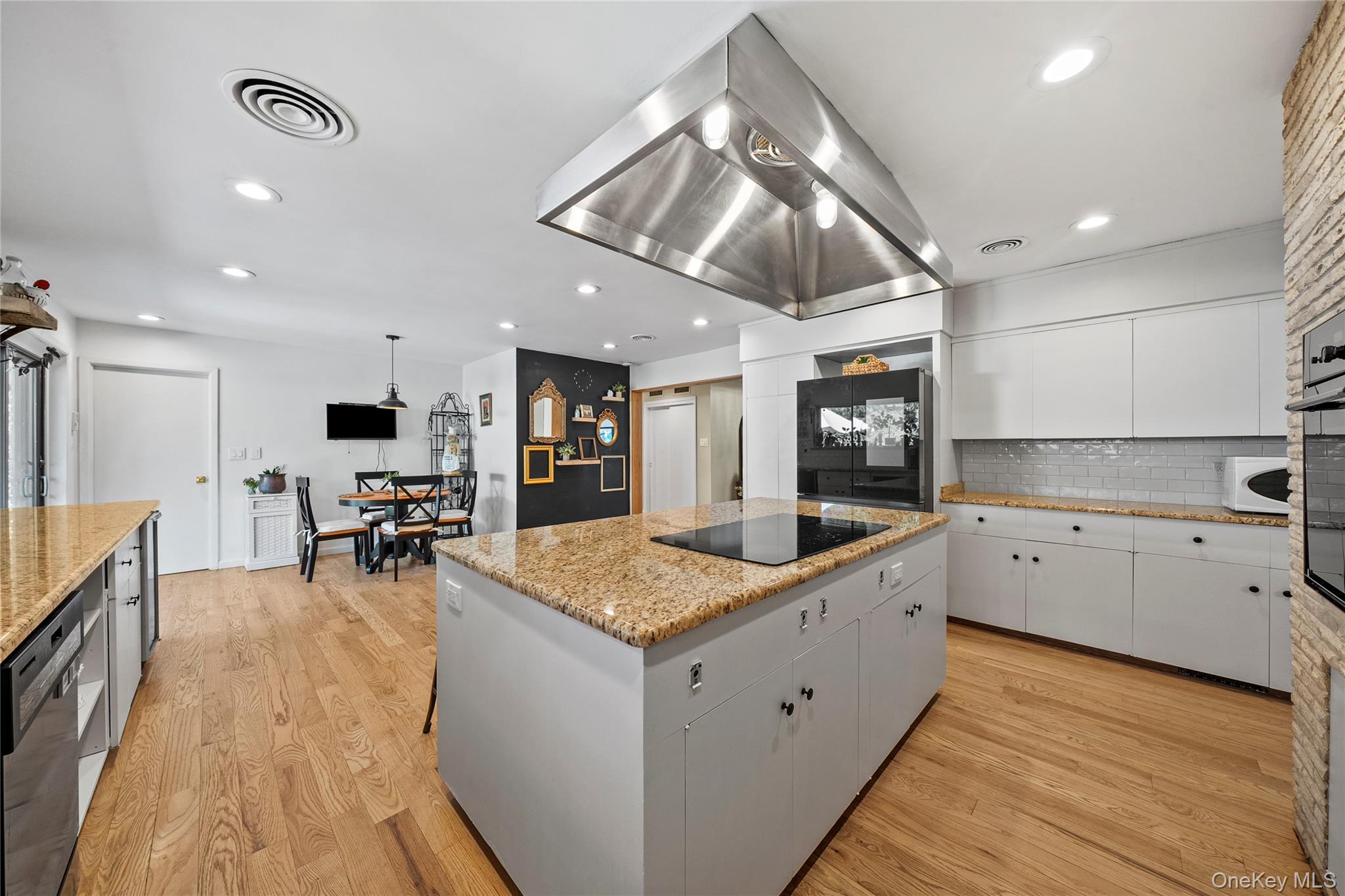 55 Rolling Hill Lane, Old Westbury, NY 11568