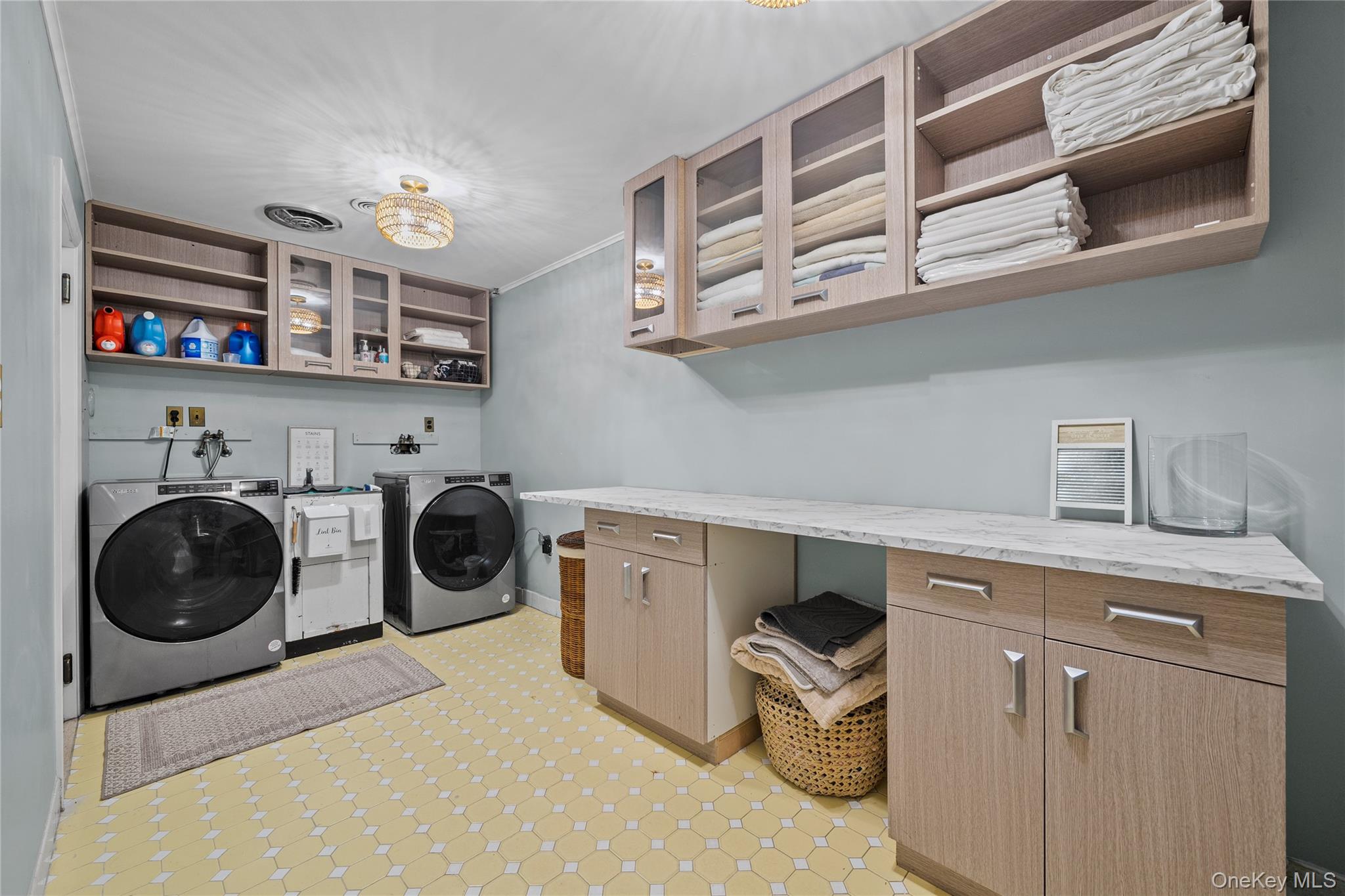 55 Rolling Hill Lane, Old Westbury, NY 11568