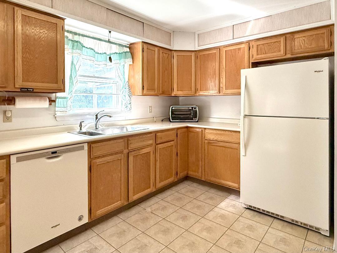 51 Stuart Drive, Poughkeepsie, NY 12603