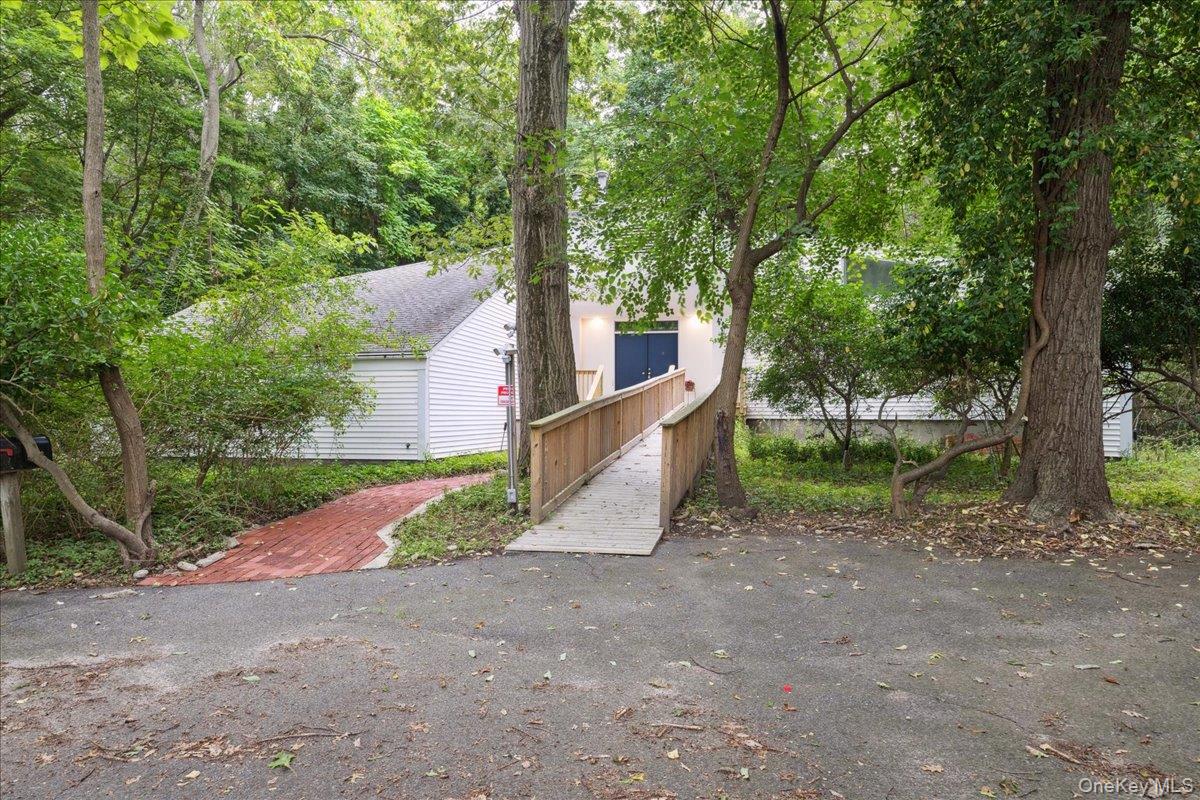 330 E Broadway, Port Jefferson, NY 11777