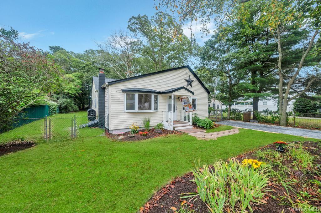 247 Hawthorne Street, Mastic Beach, NY 11951