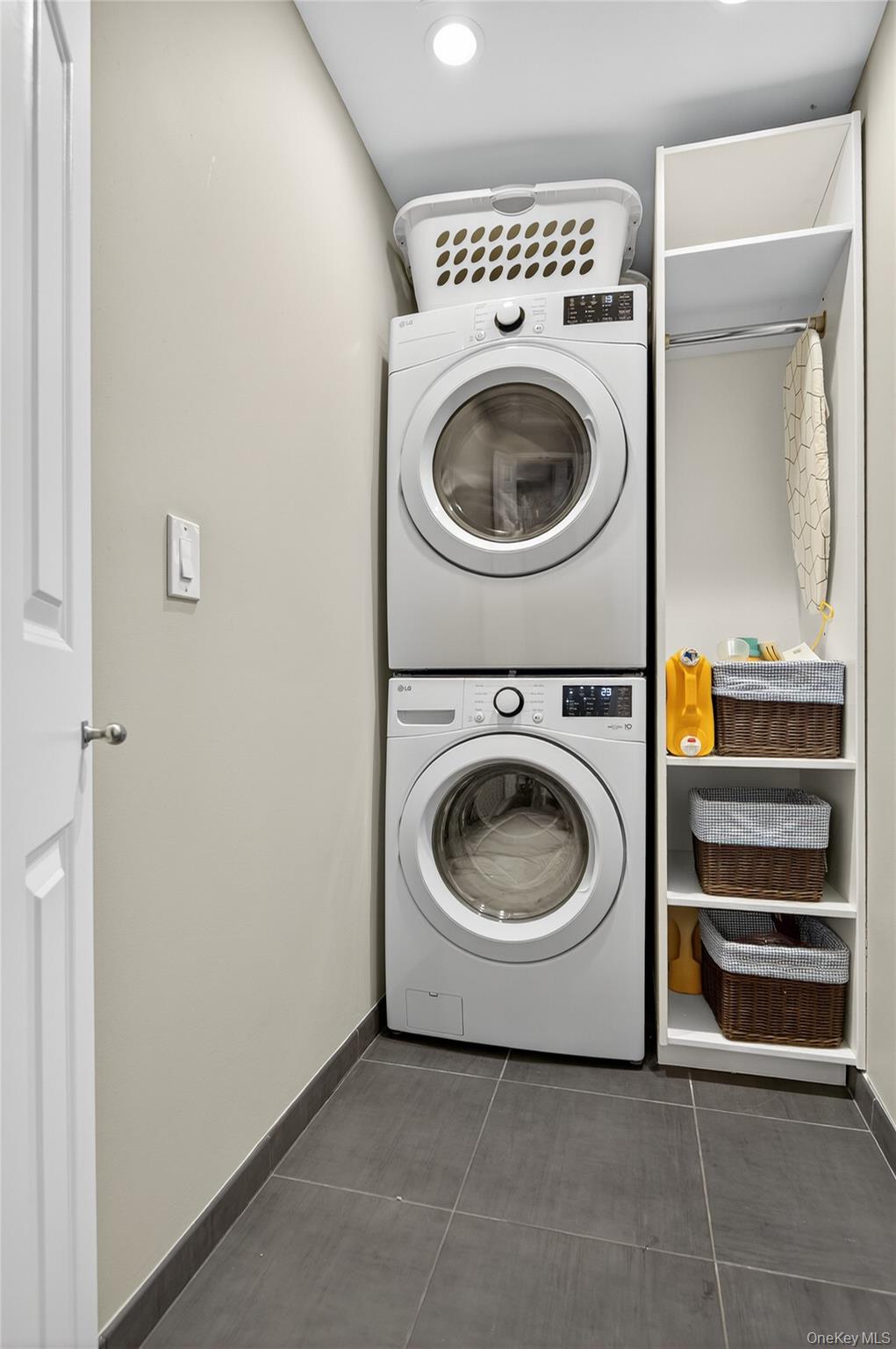 31 Louis Drive, Melville, NY 11747