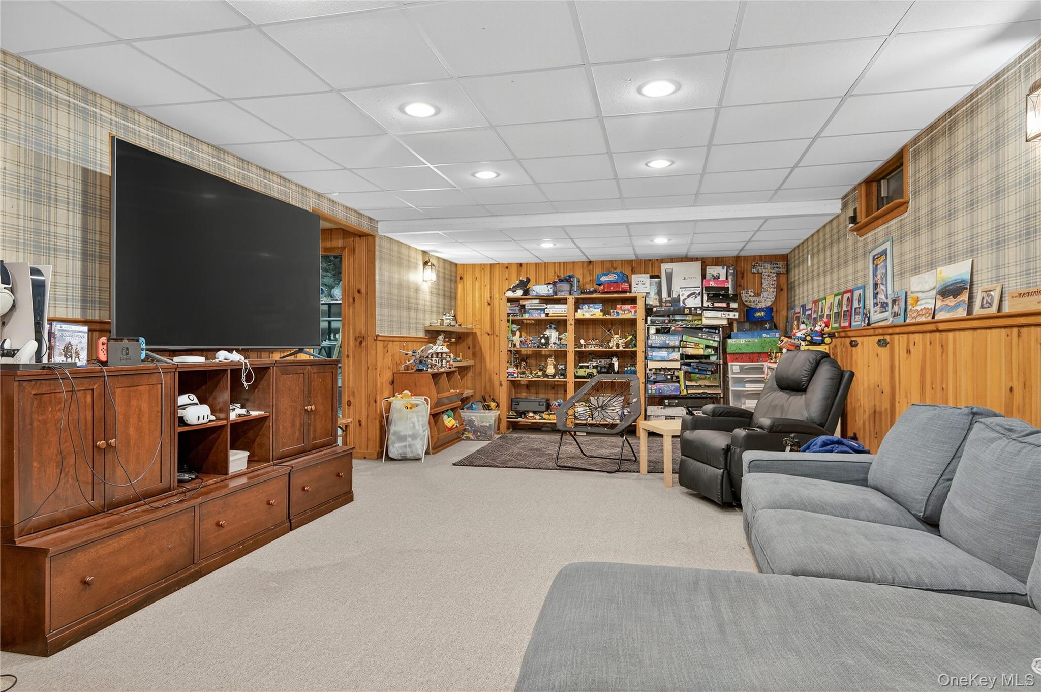 31 Louis Drive, Melville, NY 11747