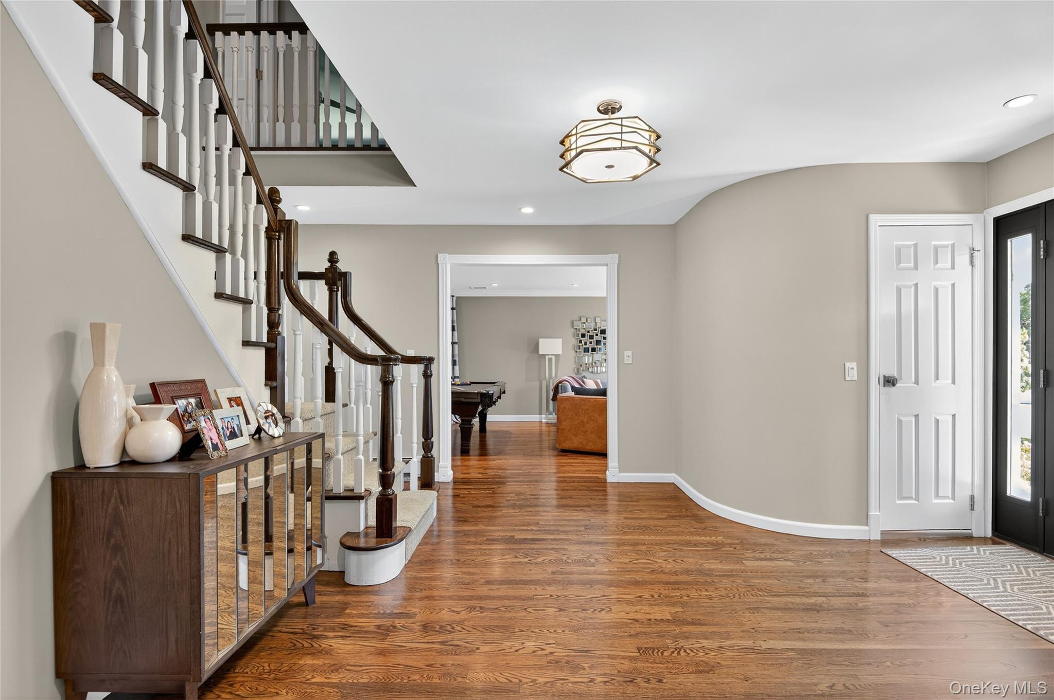 31 Louis Drive, Melville, NY 11747