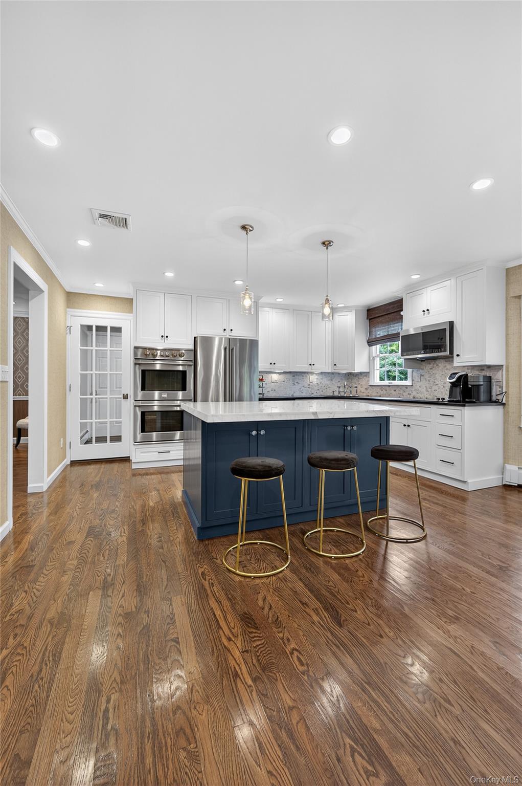 31 Louis Drive, Melville, NY 11747