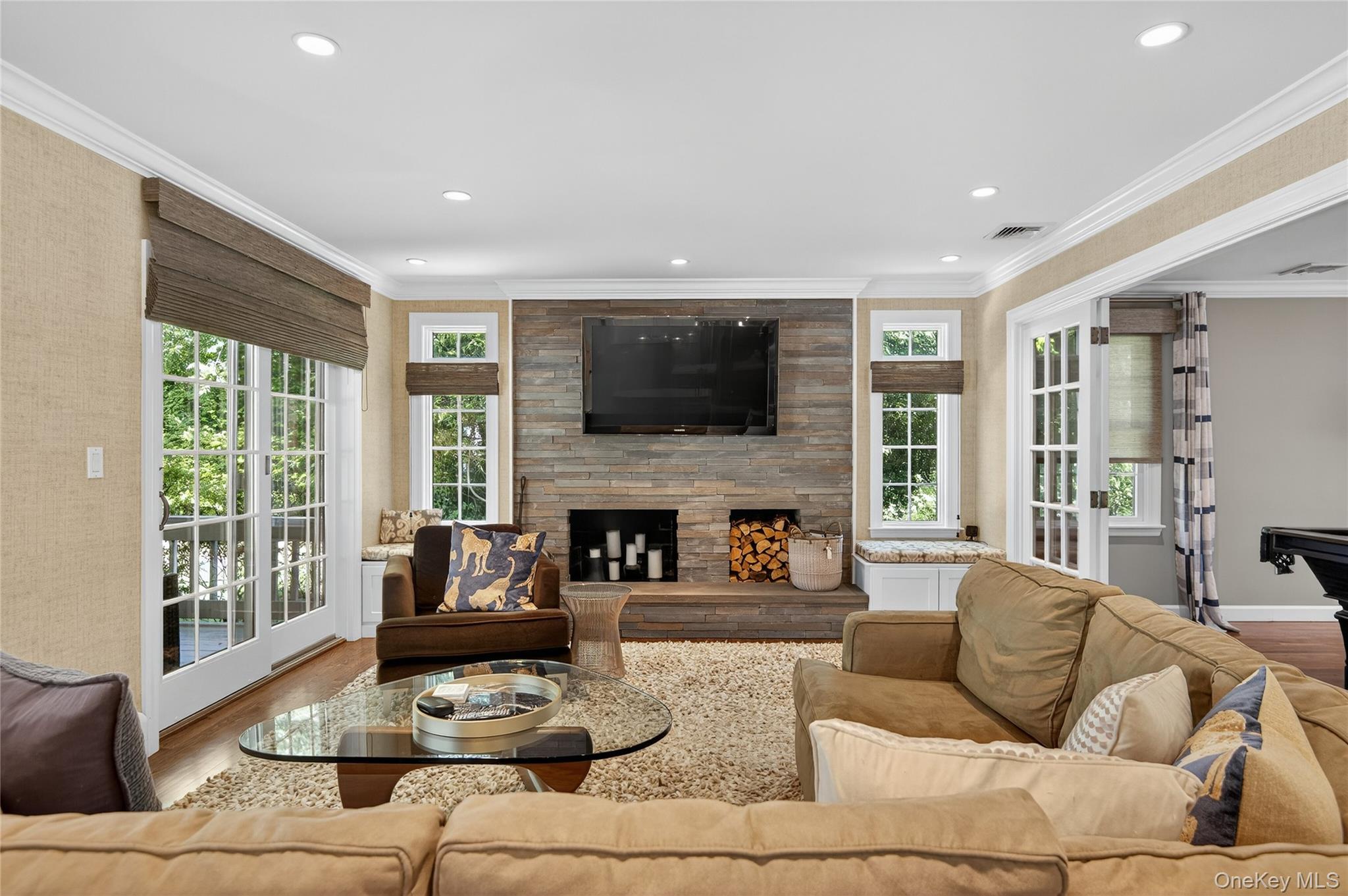 31 Louis Drive, Melville, NY 11747