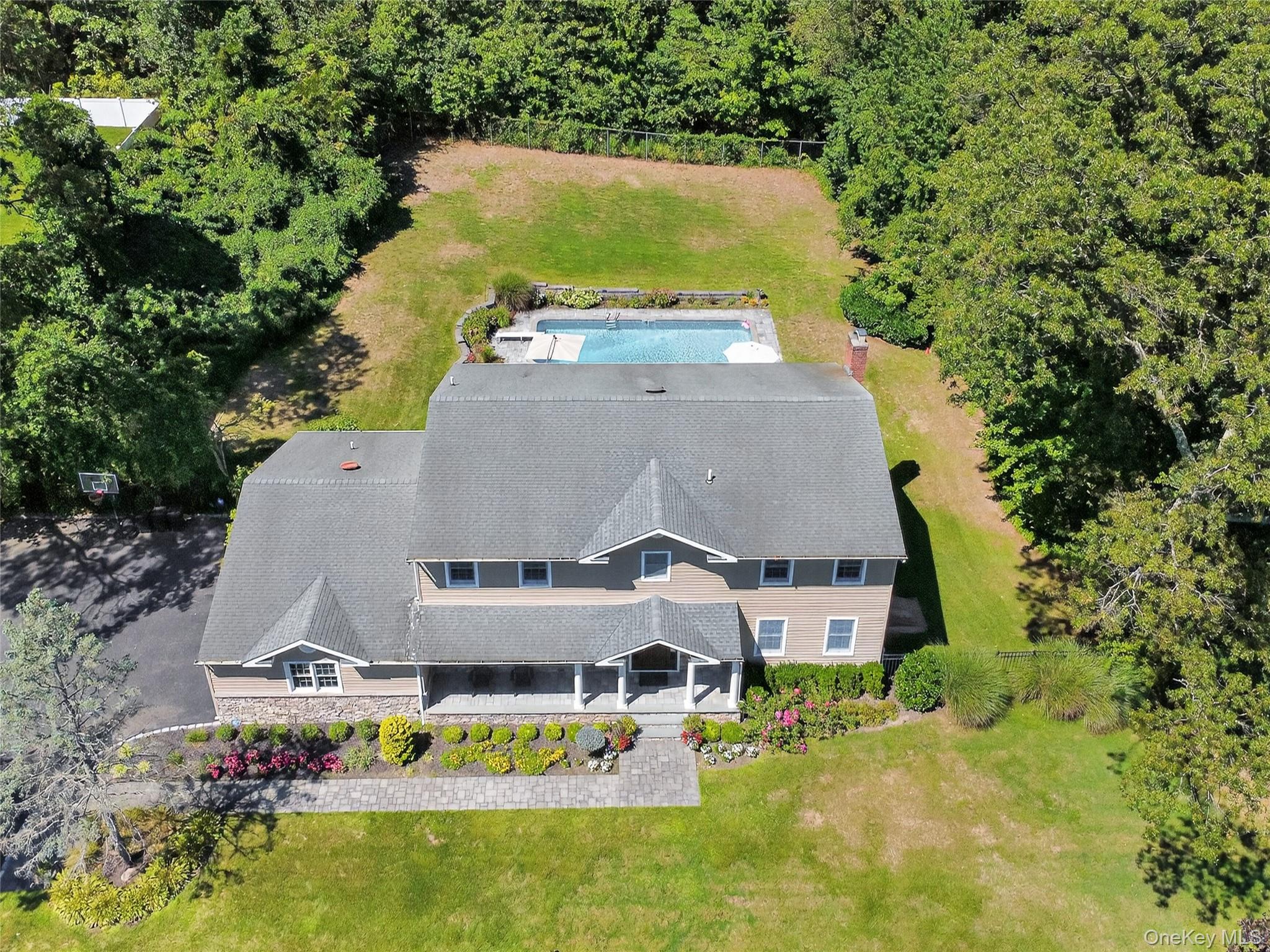 31 Louis Drive, Melville, NY 11747