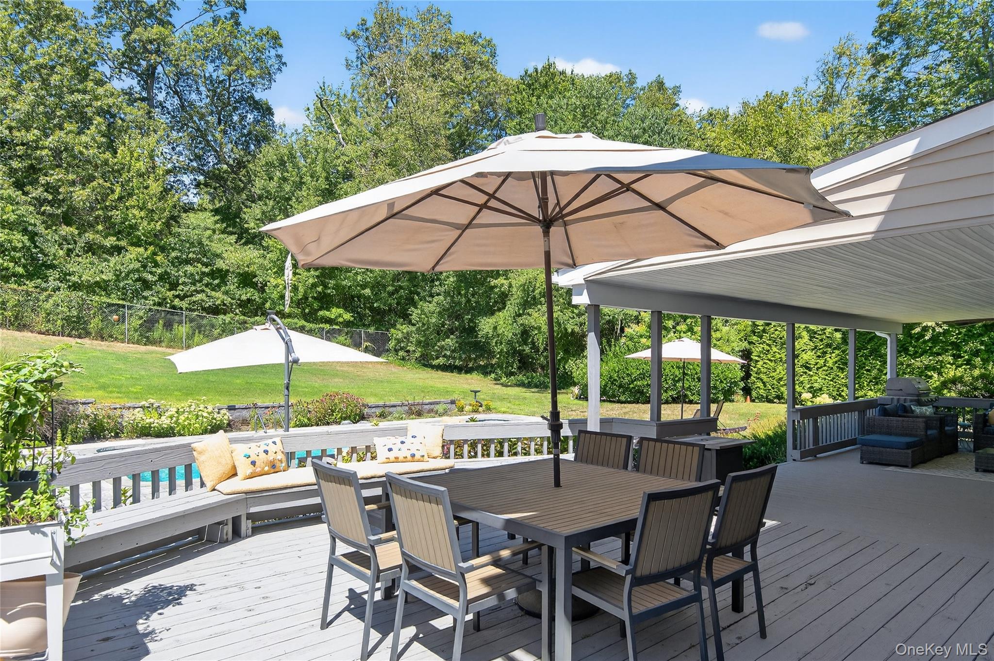 31 Louis Drive, Melville, NY 11747