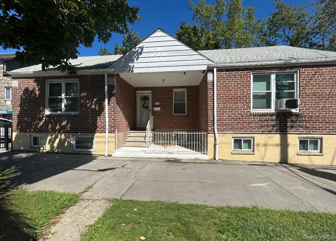 810 Clarence Avenue, Bronx, NY 10465