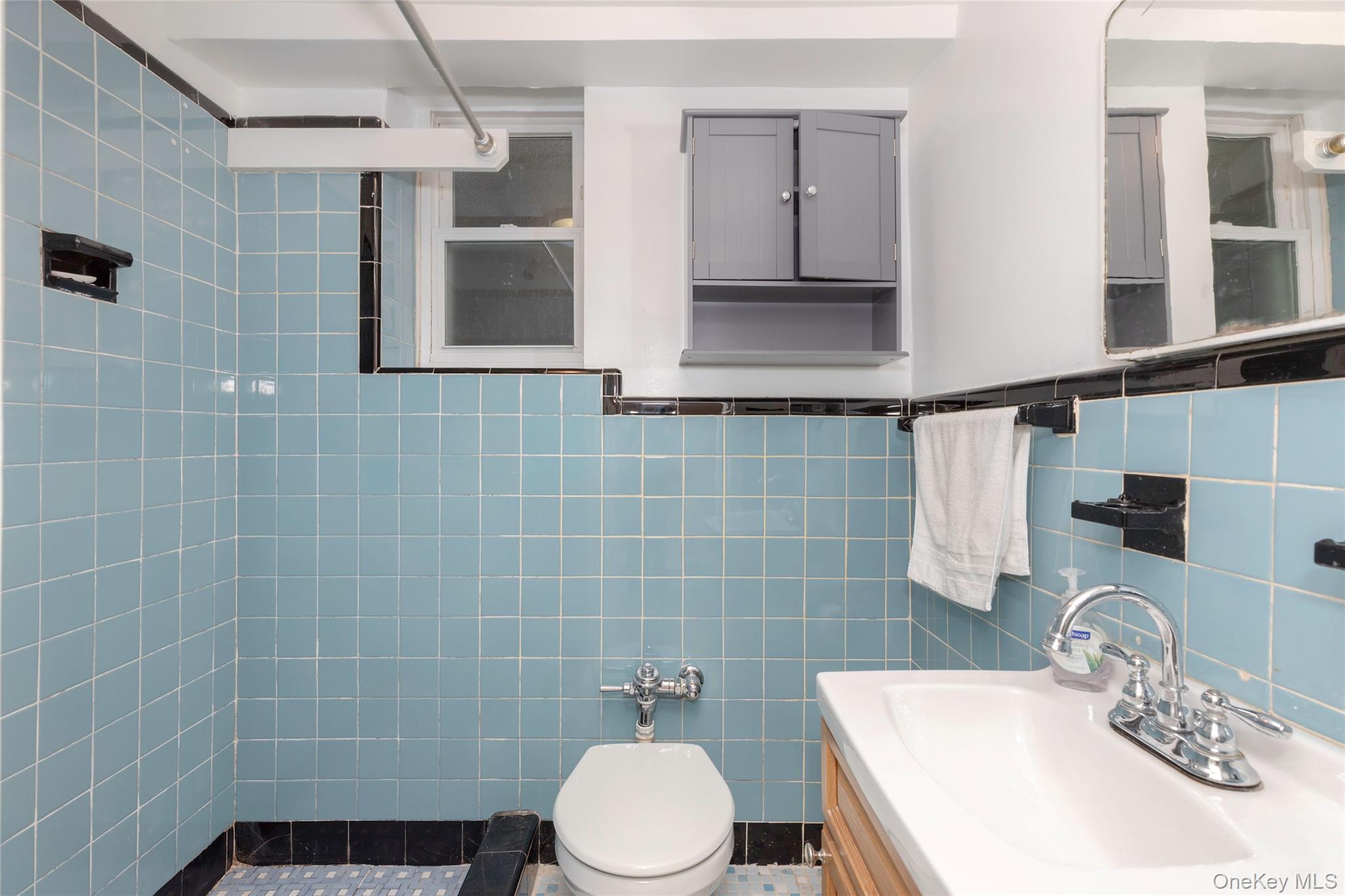 810 Clarence Avenue, Bronx, NY 10465