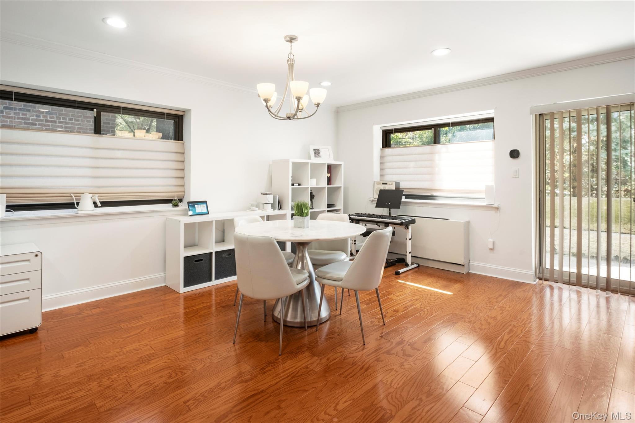 21 Canterbury Road # 6, Great Neck, NY 11021