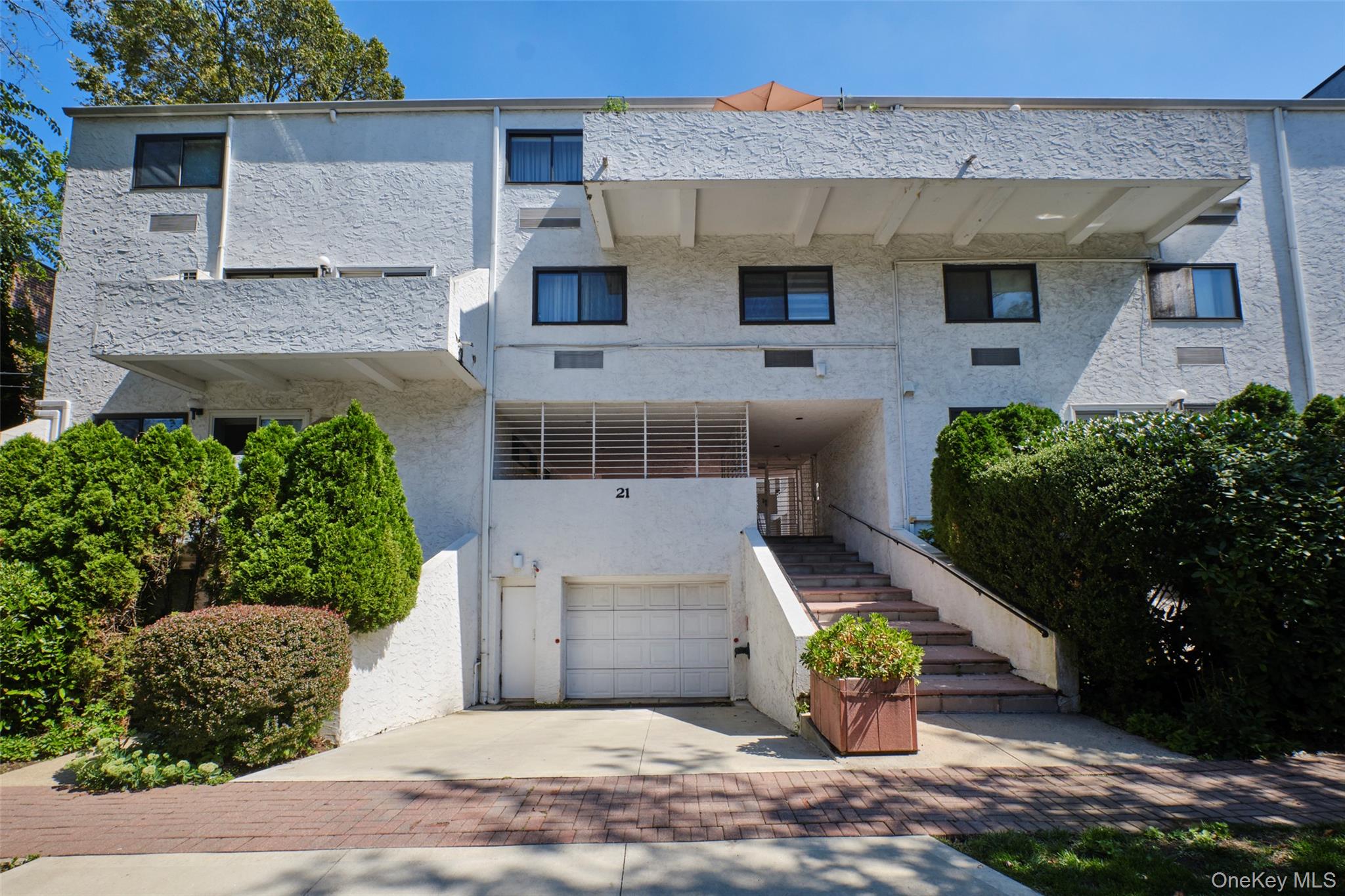 21 Canterbury Road # 6, Great Neck, NY 11021