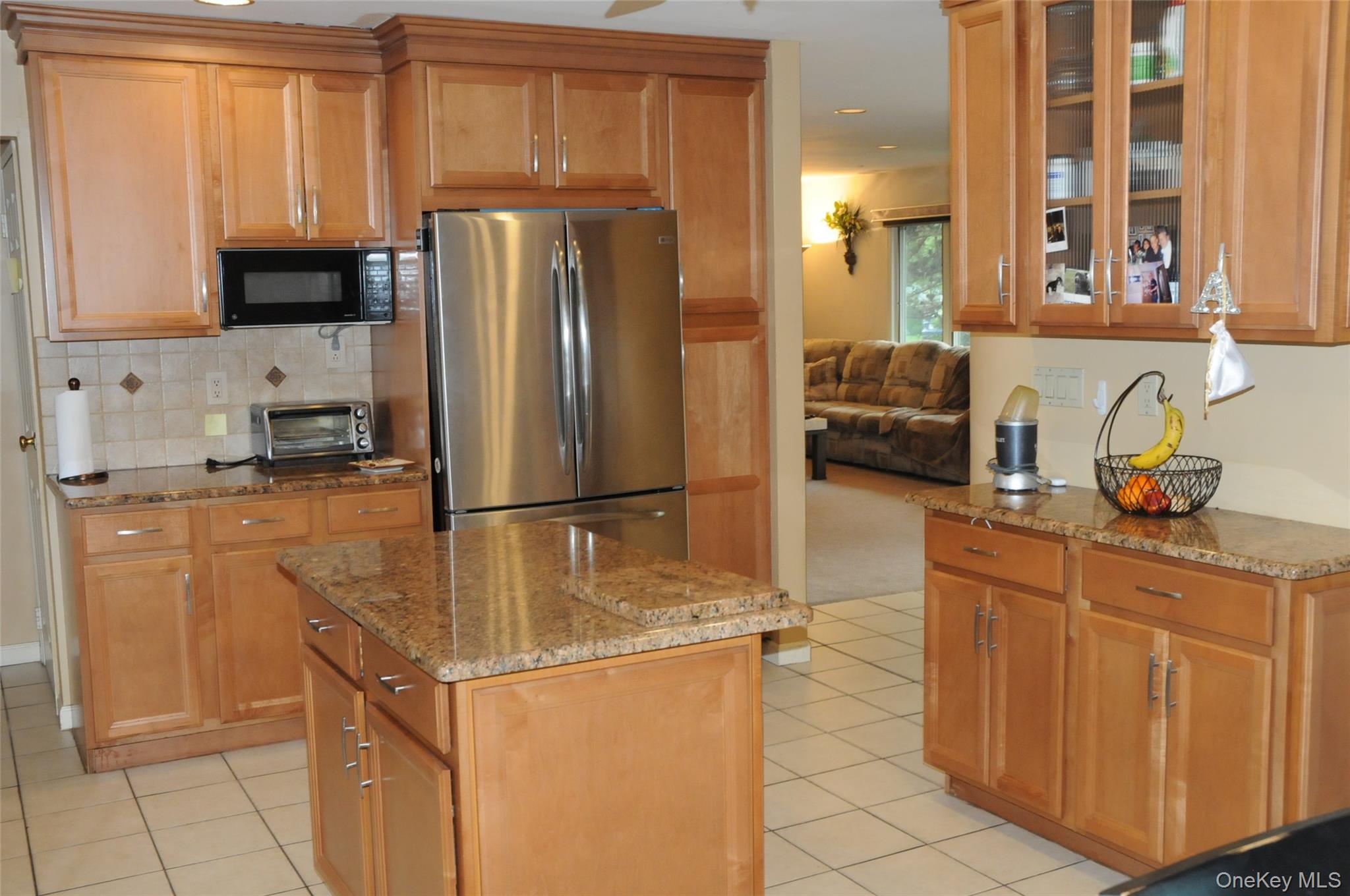 32 Kalda Lane, Plainview, NY 11803