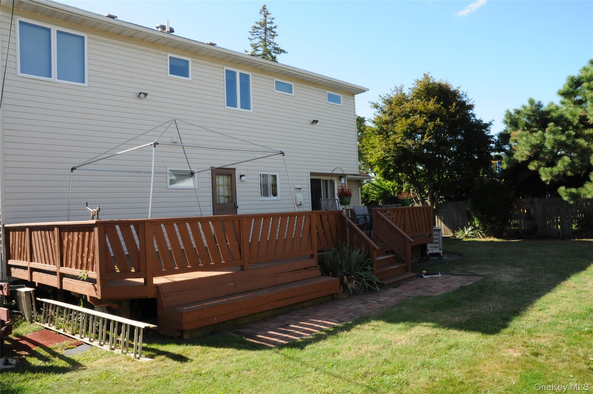 32 Kalda Lane, Plainview, NY 11803