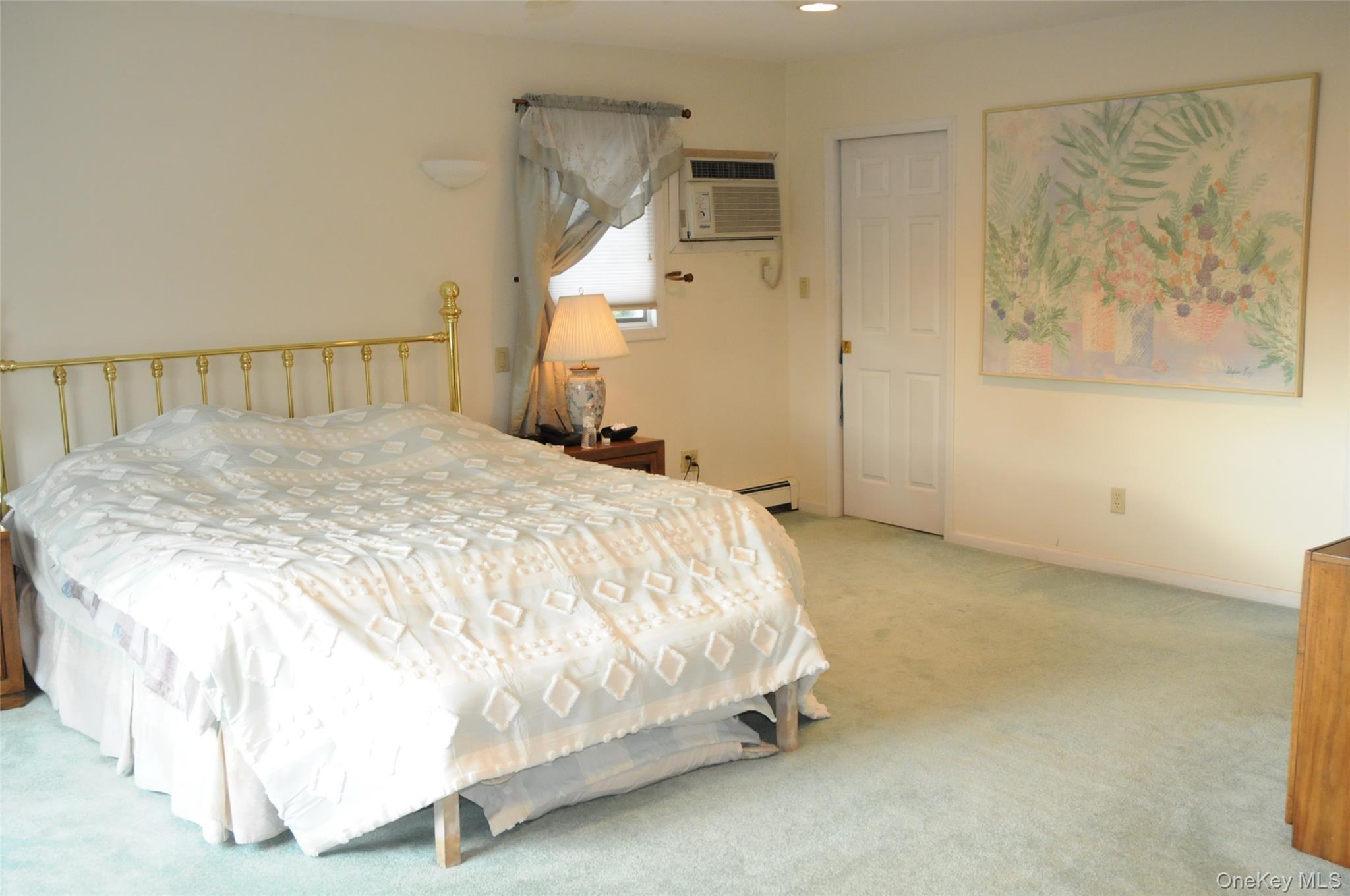 32 Kalda Lane, Plainview, NY 11803