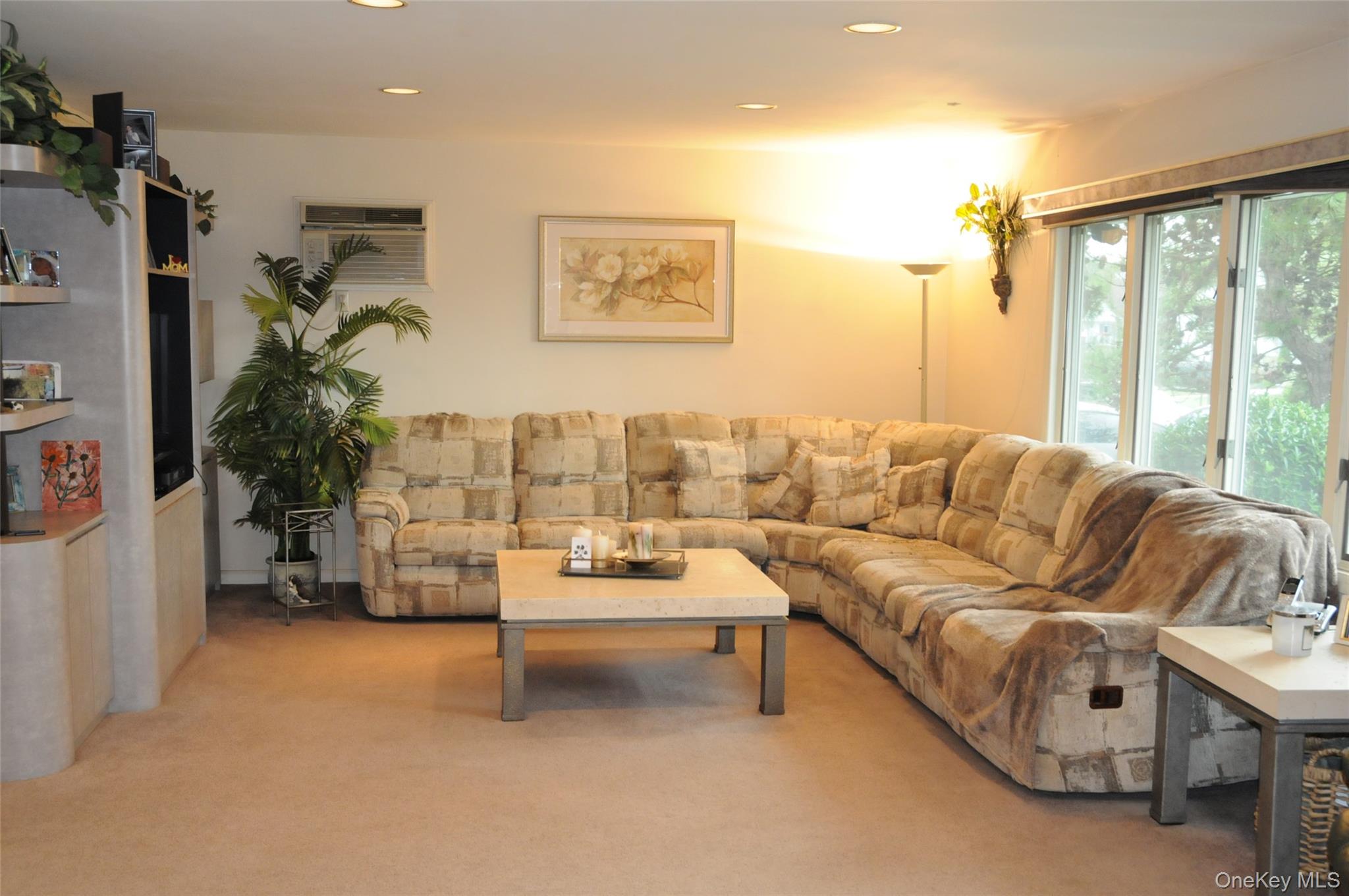 32 Kalda Lane, Plainview, NY 11803