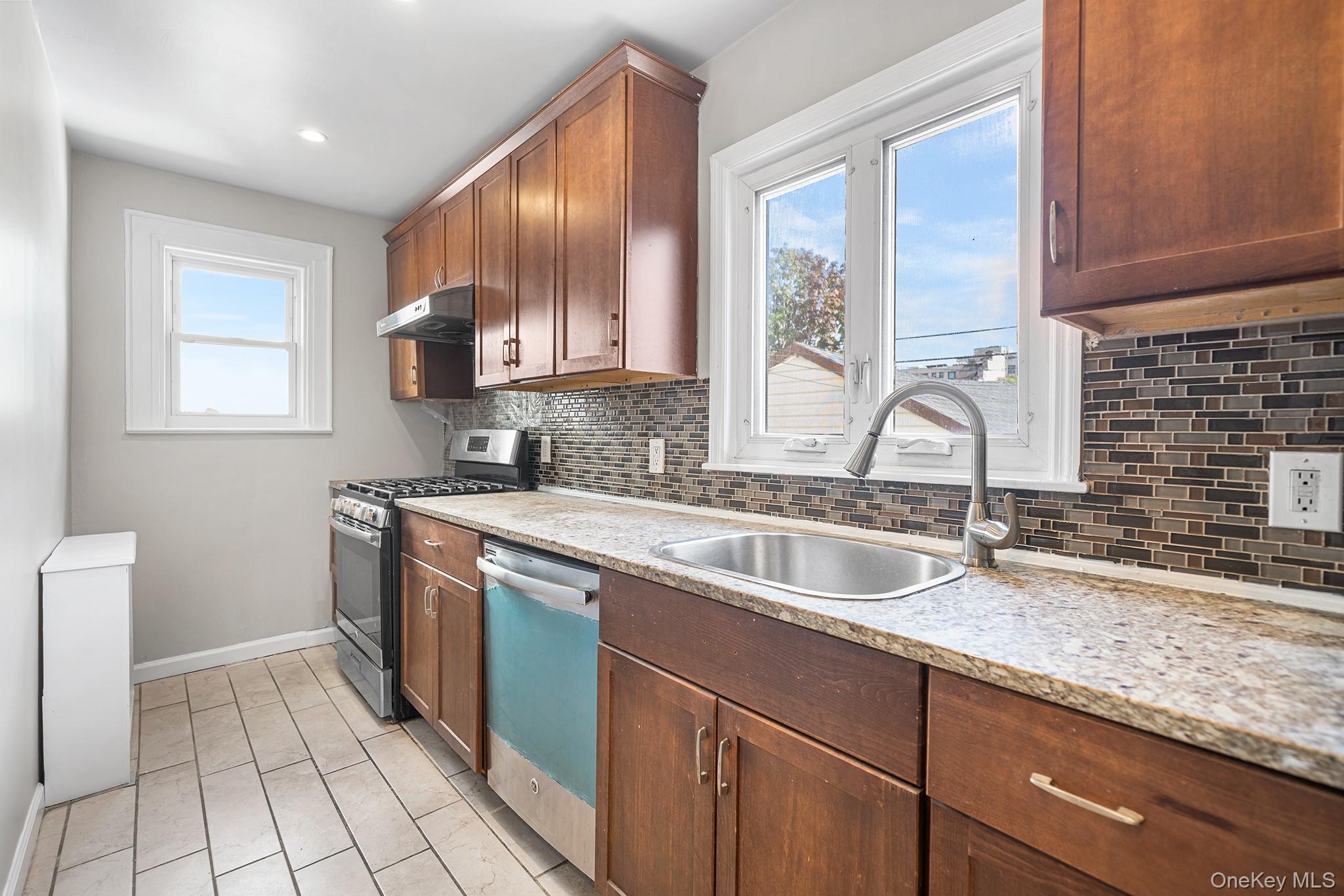 15044 87th Road, Briarwood, NY 11432