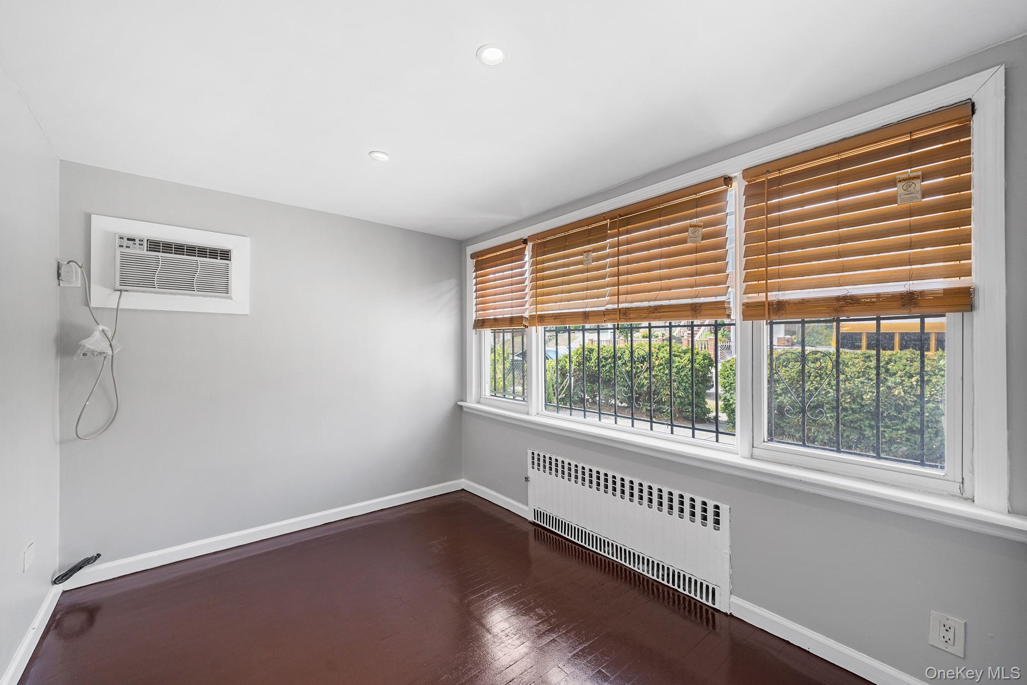 15044 87th Road, Briarwood, NY 11432