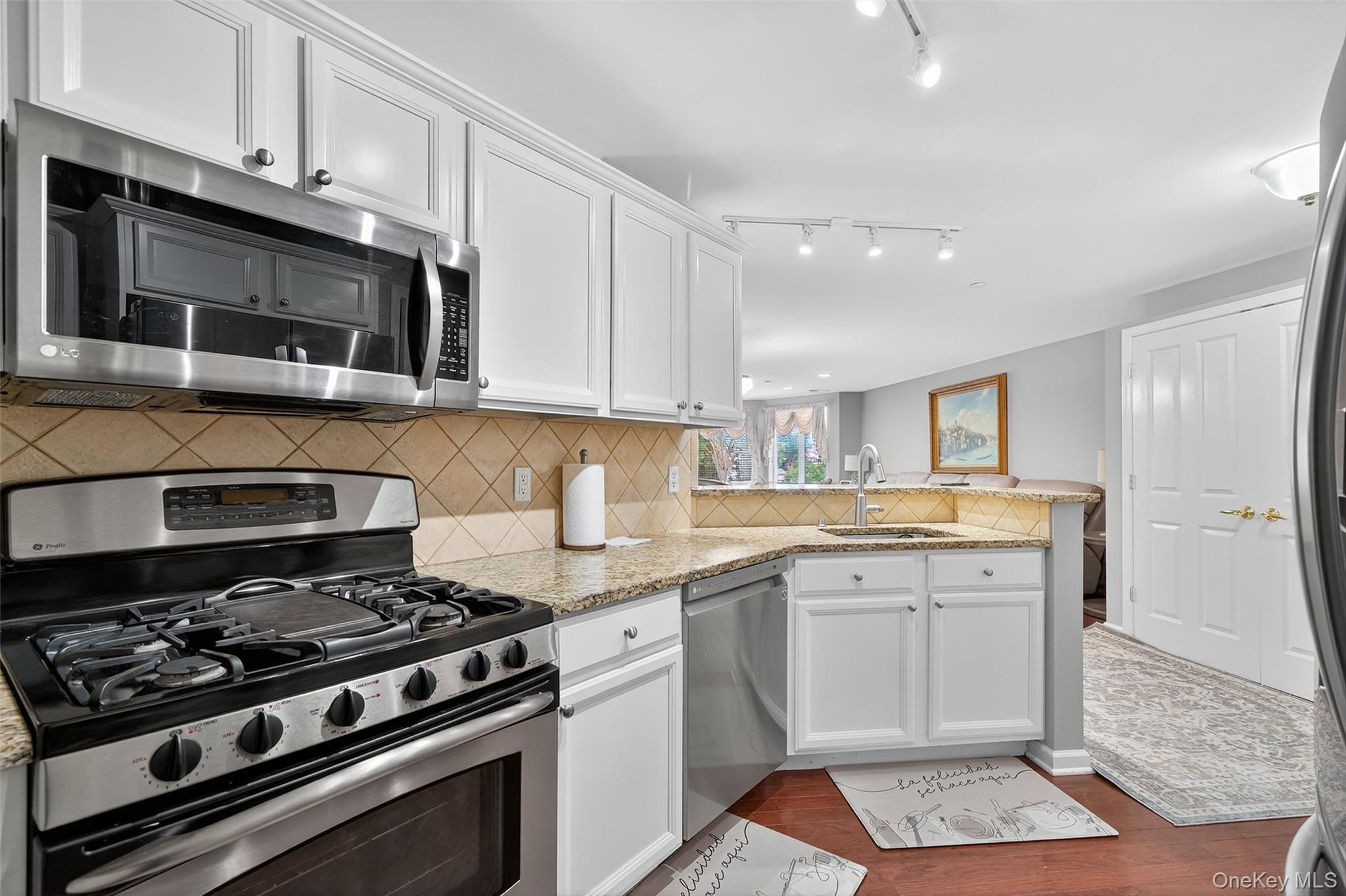 1207 Round Pointe Drive, Haverstraw, NY 10927