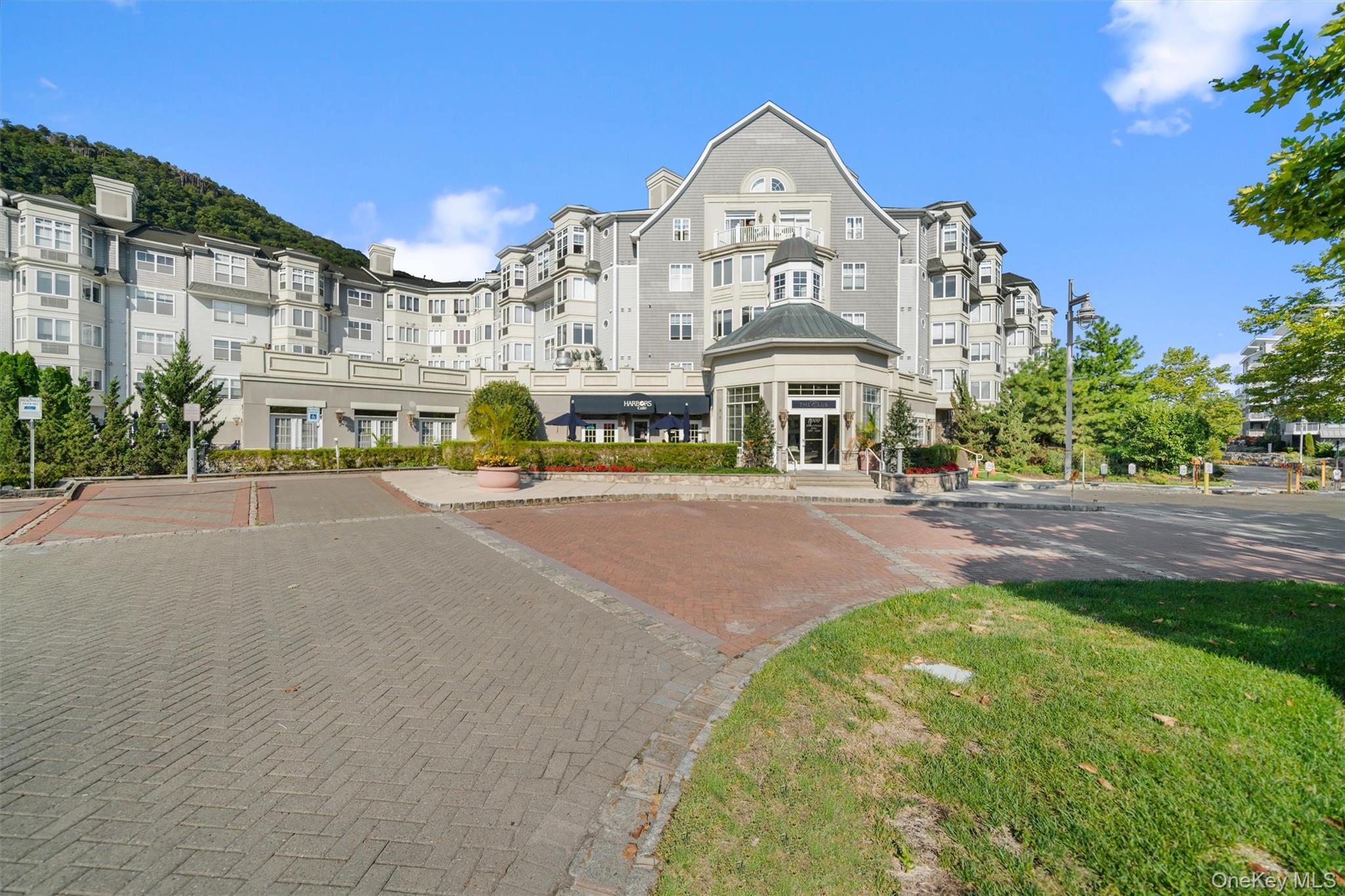 1207 Round Pointe Drive, Haverstraw, NY 10927