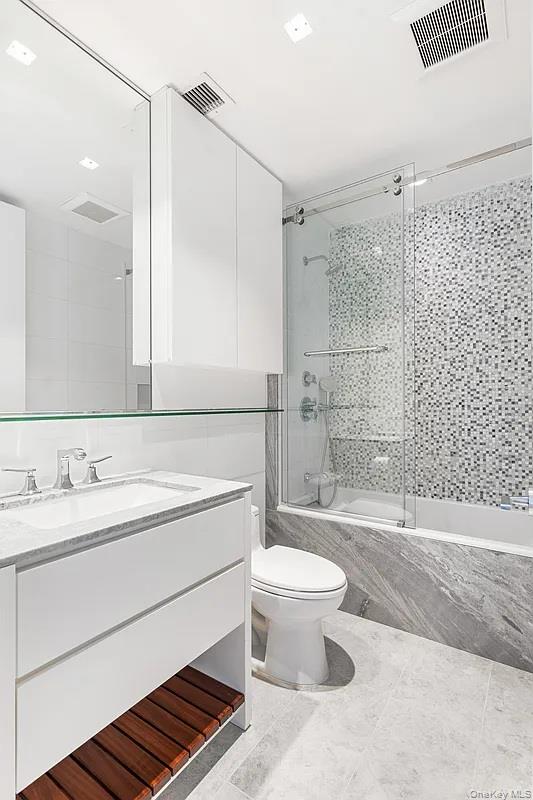 135 E 38th Street, New York (Manhattan), NY 10016