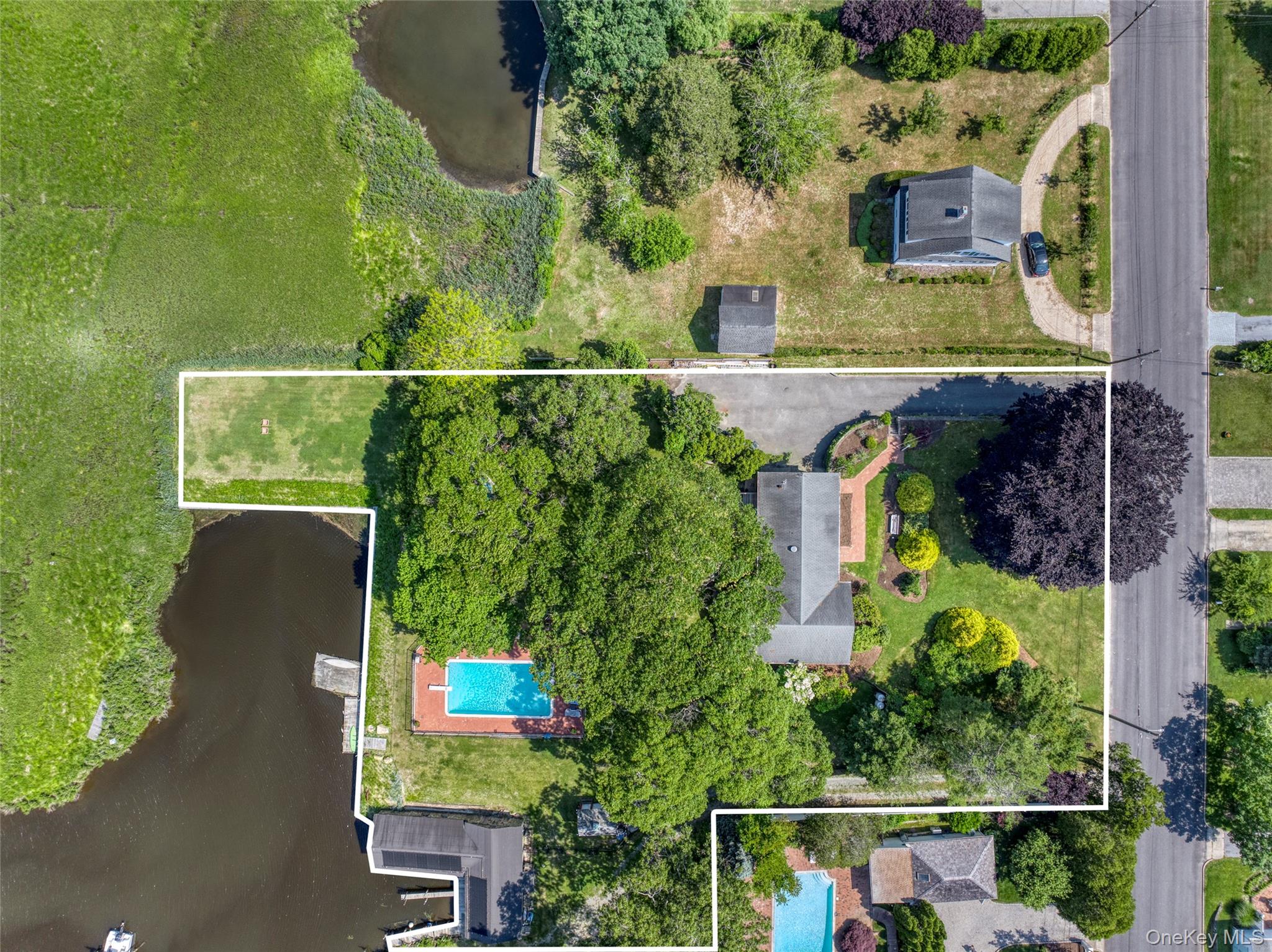 3 Bishop Avenue, Westhampton, NY 11977