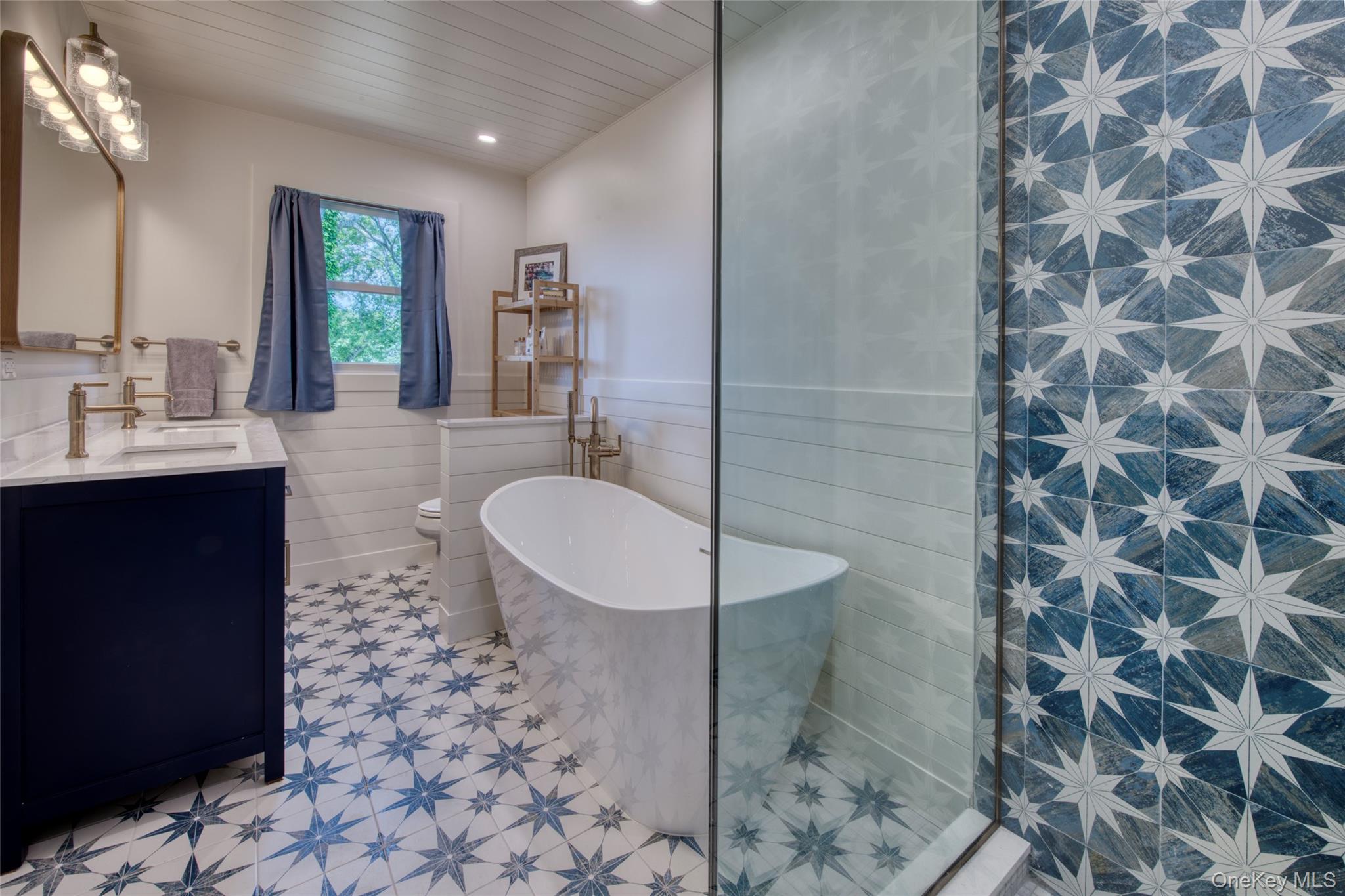 3 Bishop Avenue, Westhampton, NY 11977