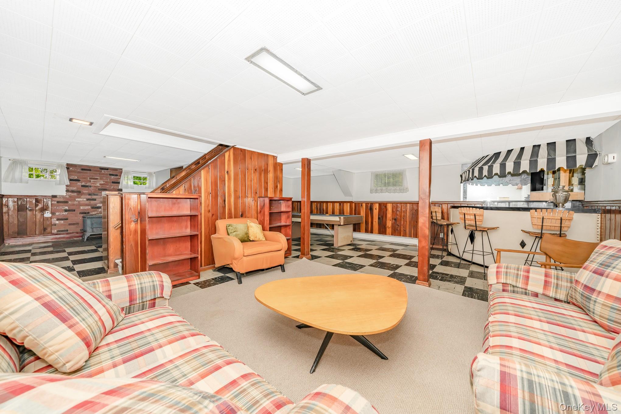 558 N Hawthorne Street, Massapequa, NY 11758