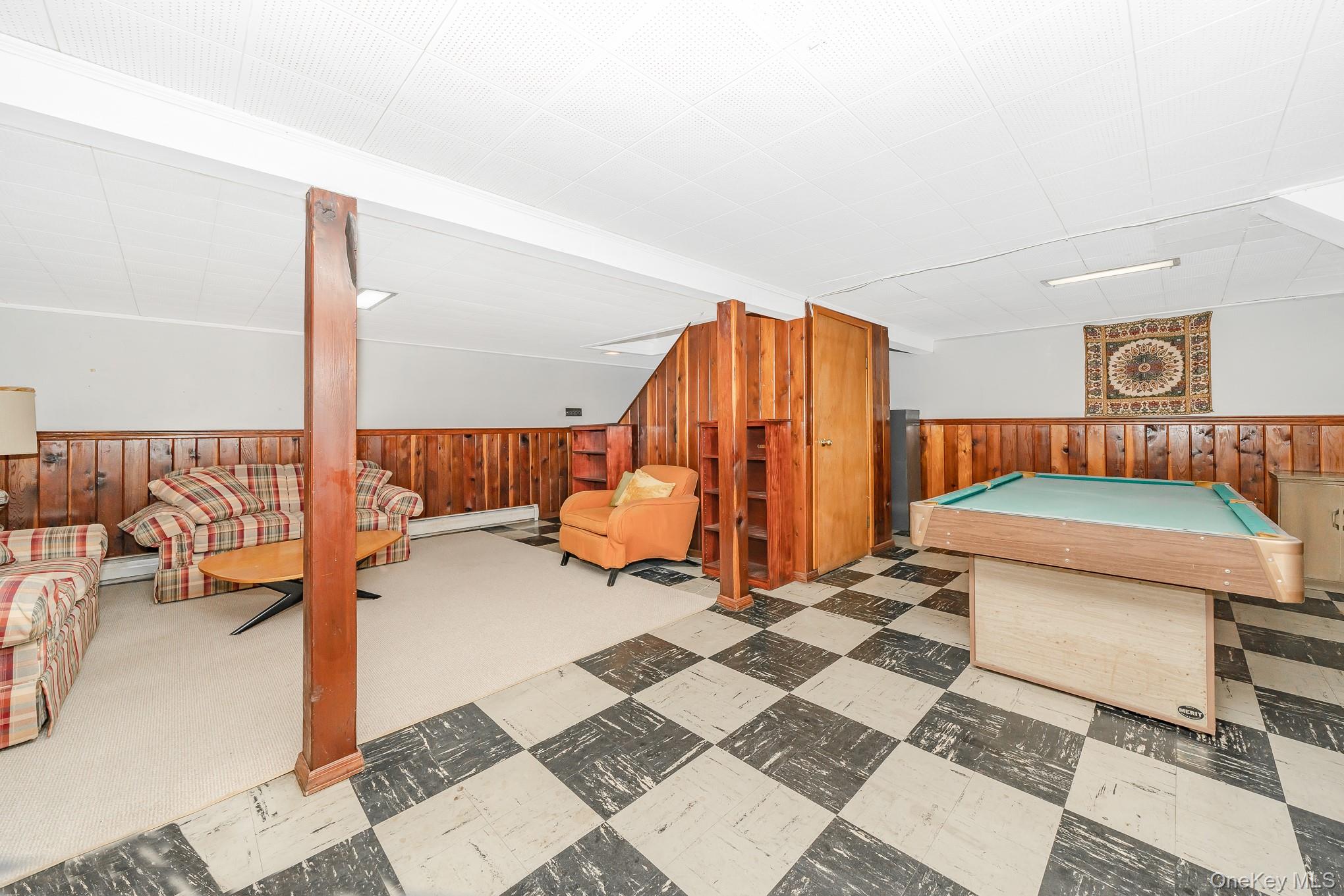 558 N Hawthorne Street, Massapequa, NY 11758