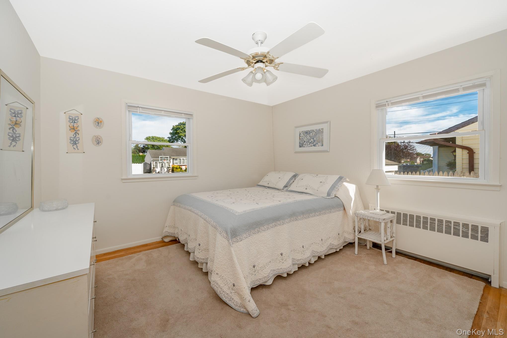 558 N Hawthorne Street, Massapequa, NY 11758