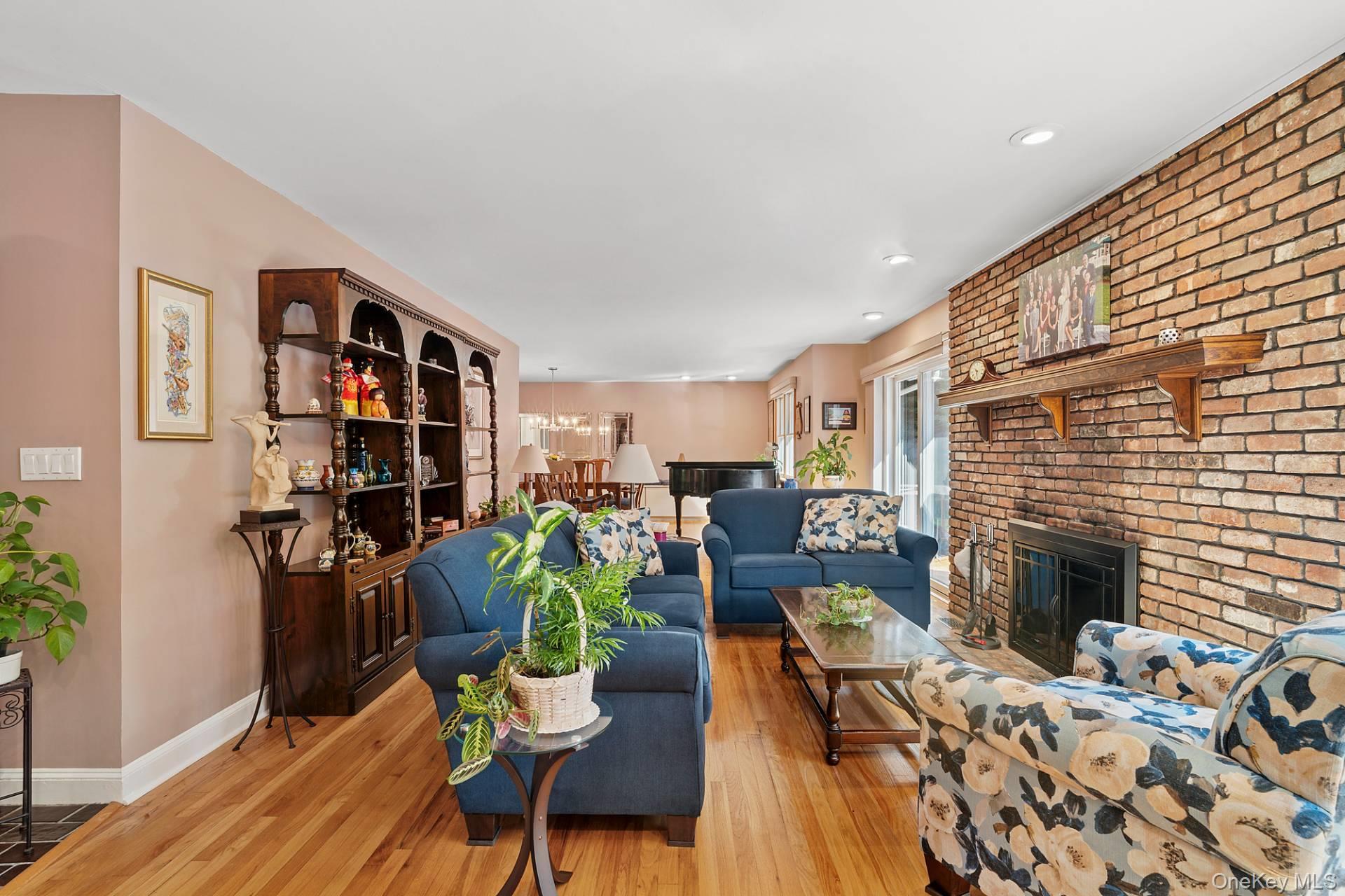 28 Plain View Drive, Wading River, NY 11792