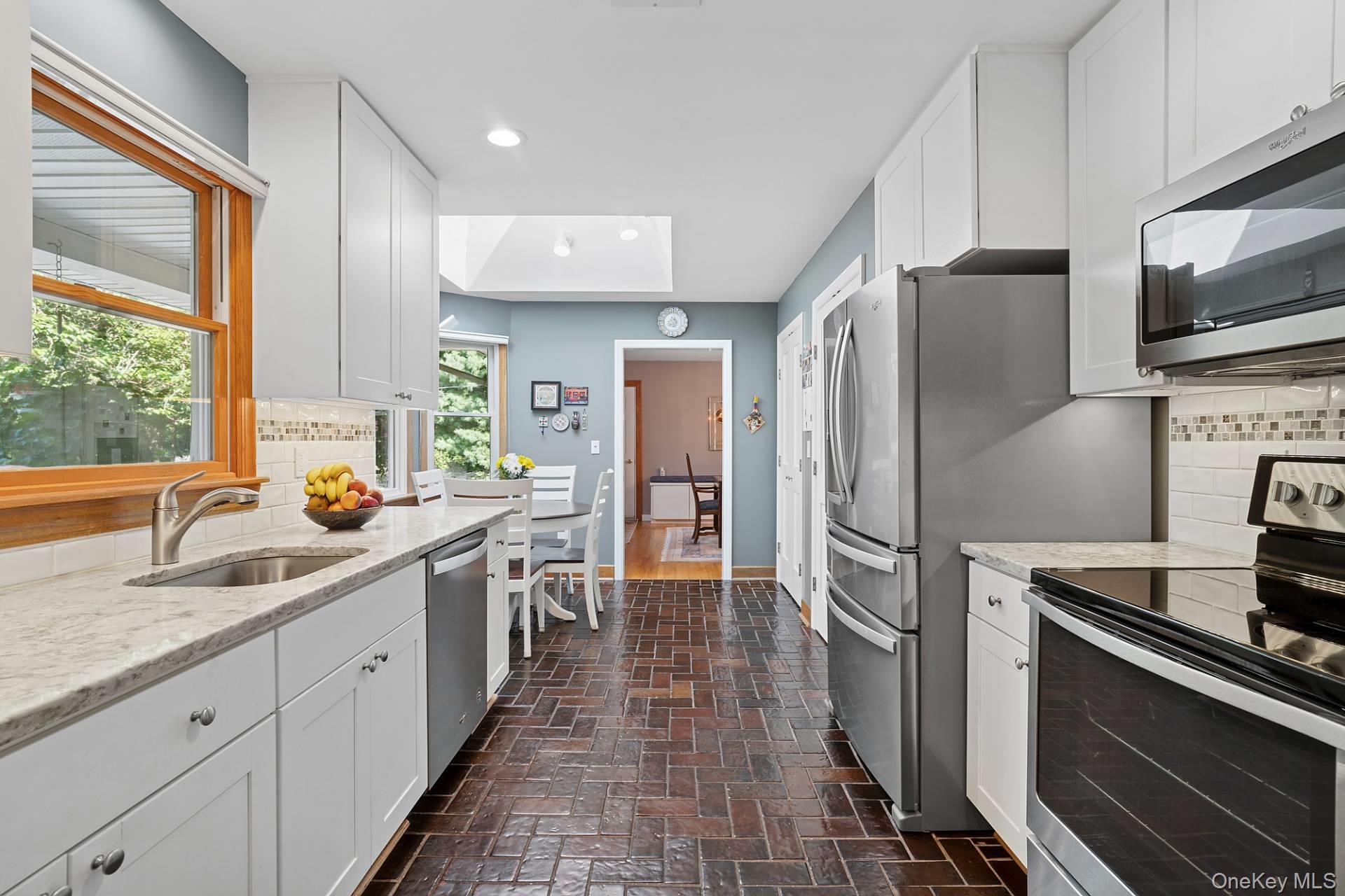 28 Plain View Drive, Wading River, NY 11792