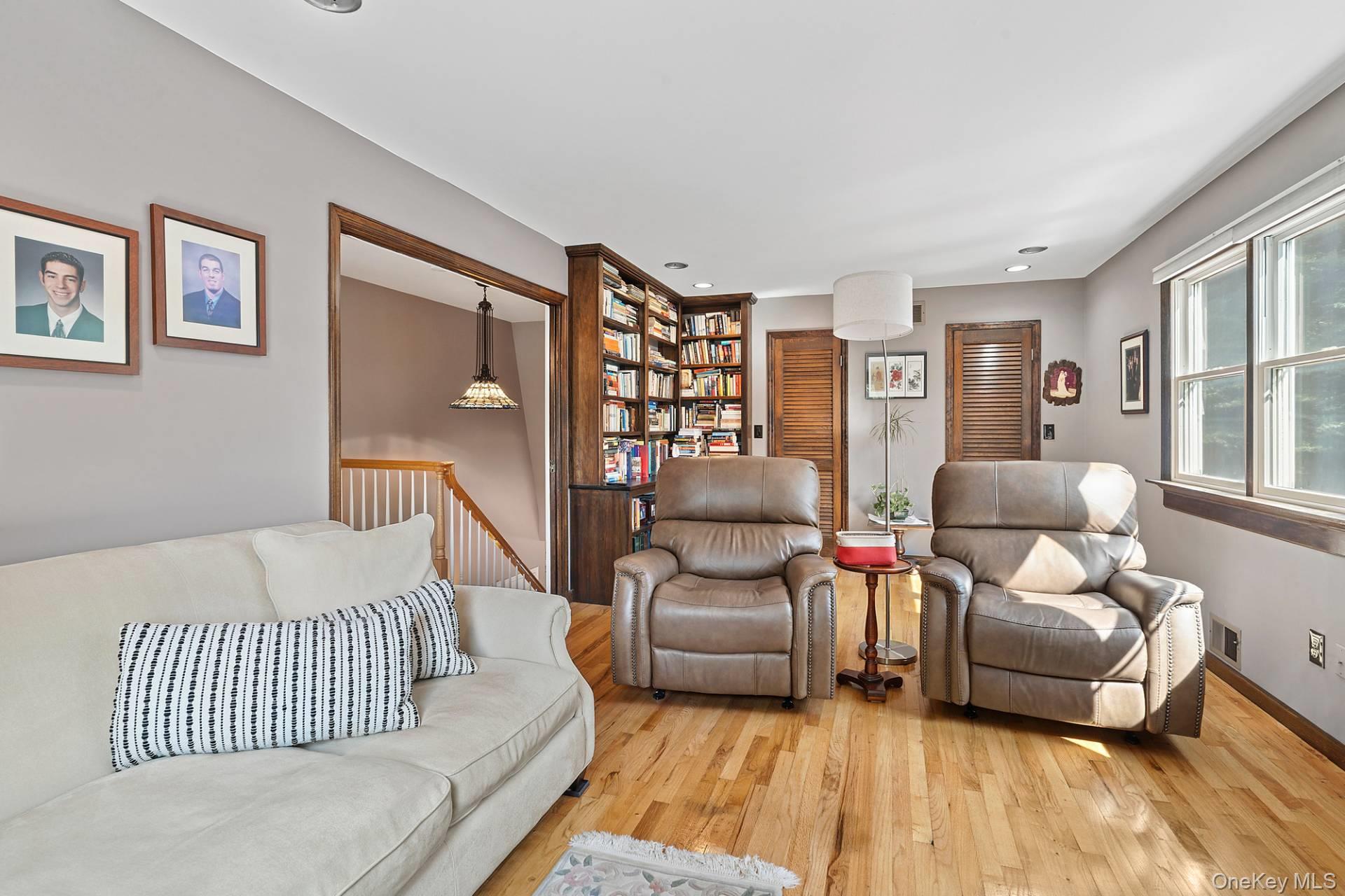 28 Plain View Drive, Wading River, NY 11792